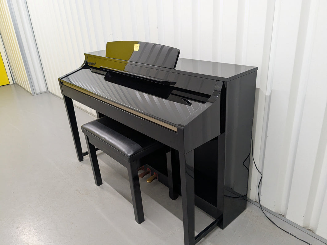 YAMAHA CLAVINOVA CLP-370PE DIGITAL PIANO + STOOL IN GLOSSY BLACK stock nr 25171