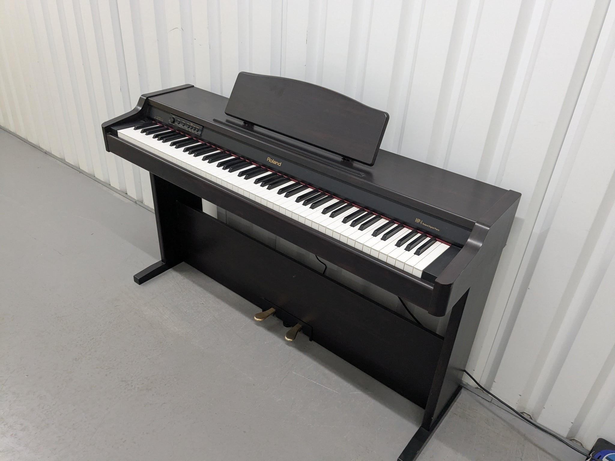 electric piano with pedals Roland HP-1 Digital Full Size 88 weighted keys, 2 pedals, stock – Sulinda Music Farbe:metallicgrey´n´black Richard Hammond's beloved 1963 Part Category_Mechanical clear audio
