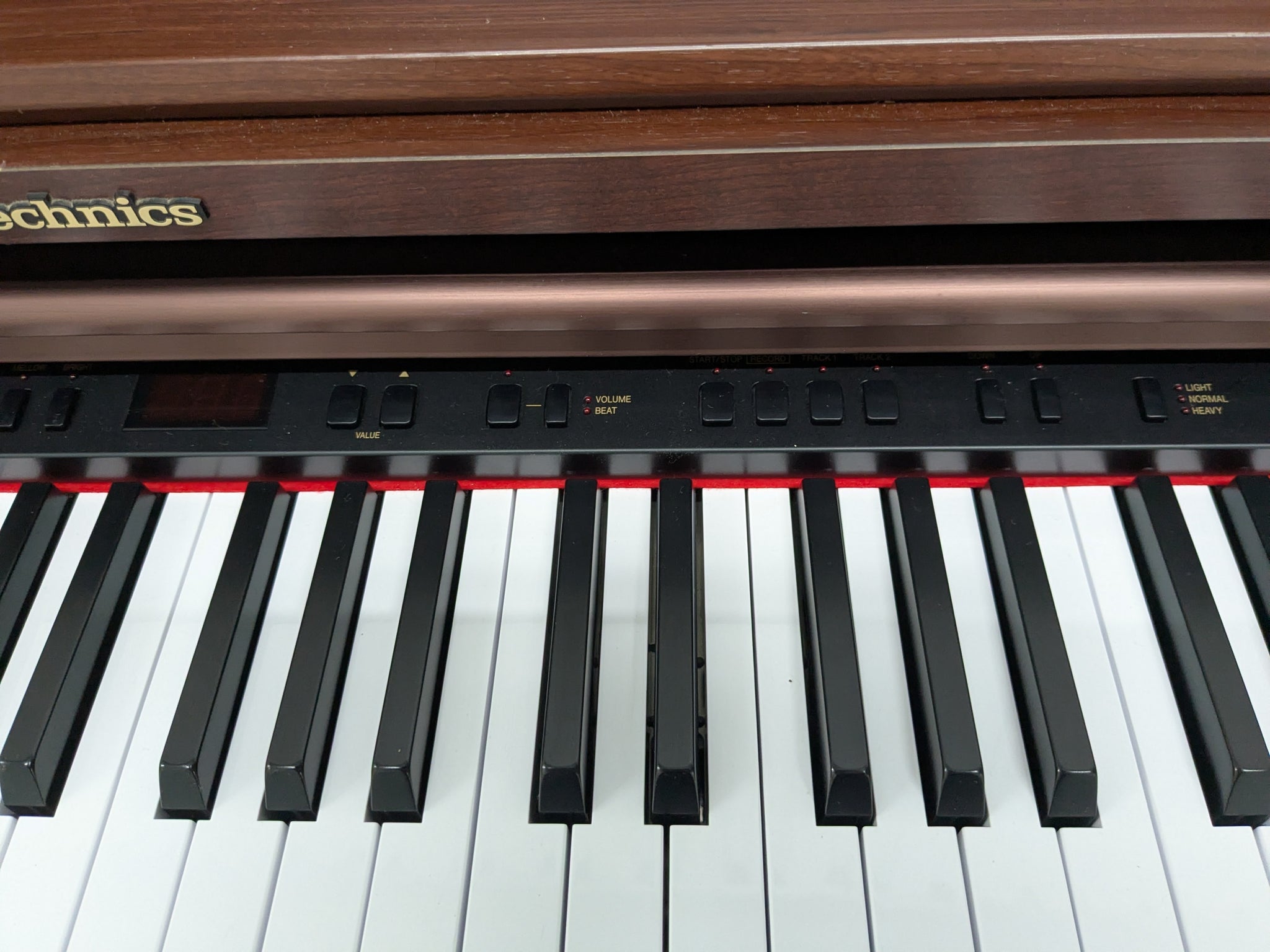 TECHNICS SX-PX552 DIGITAL PIANO IN MAHOGANY stock number 25200