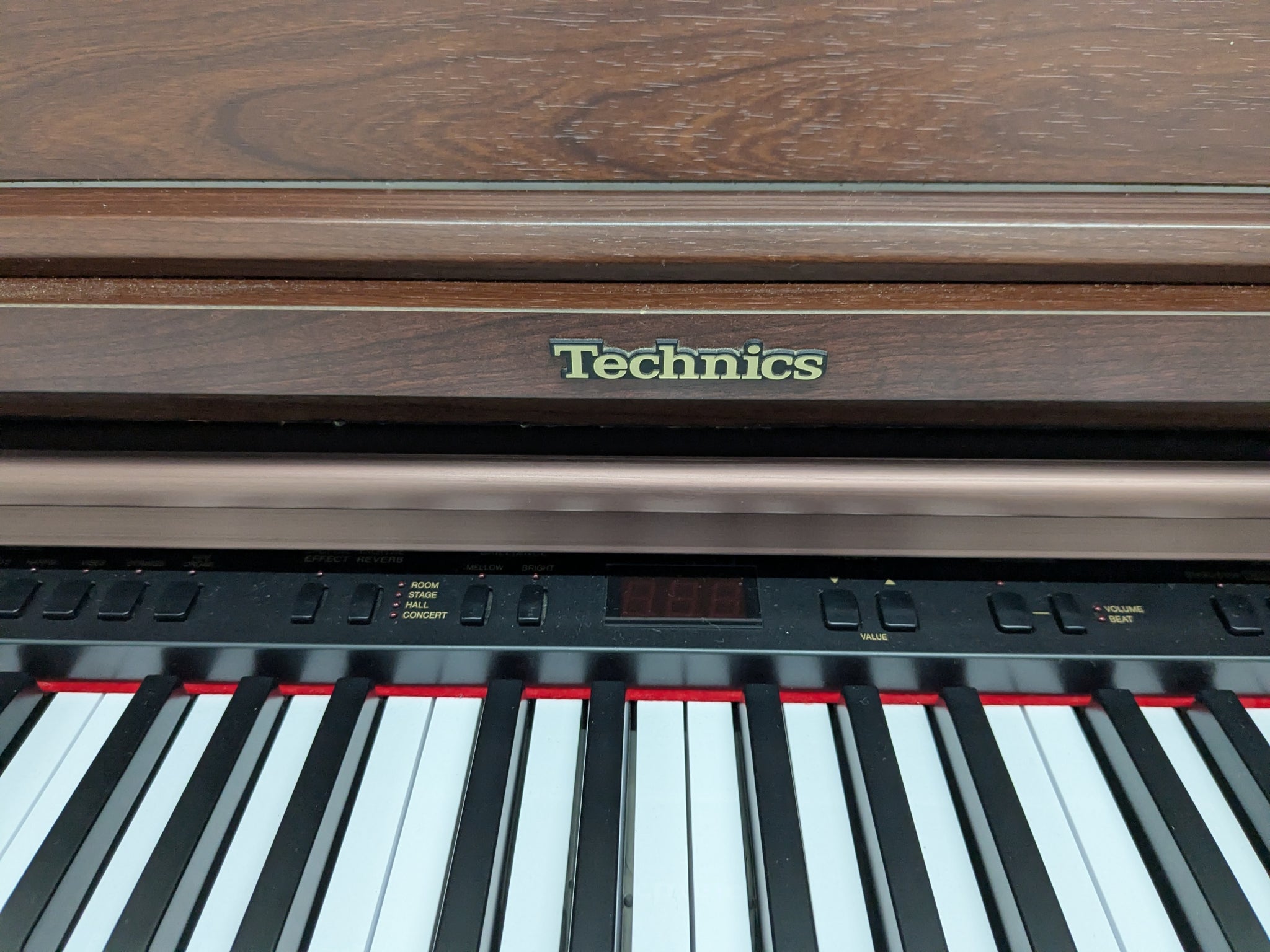TECHNICS SX-PX552 DIGITAL PIANO IN MAHOGANY stock number 25200