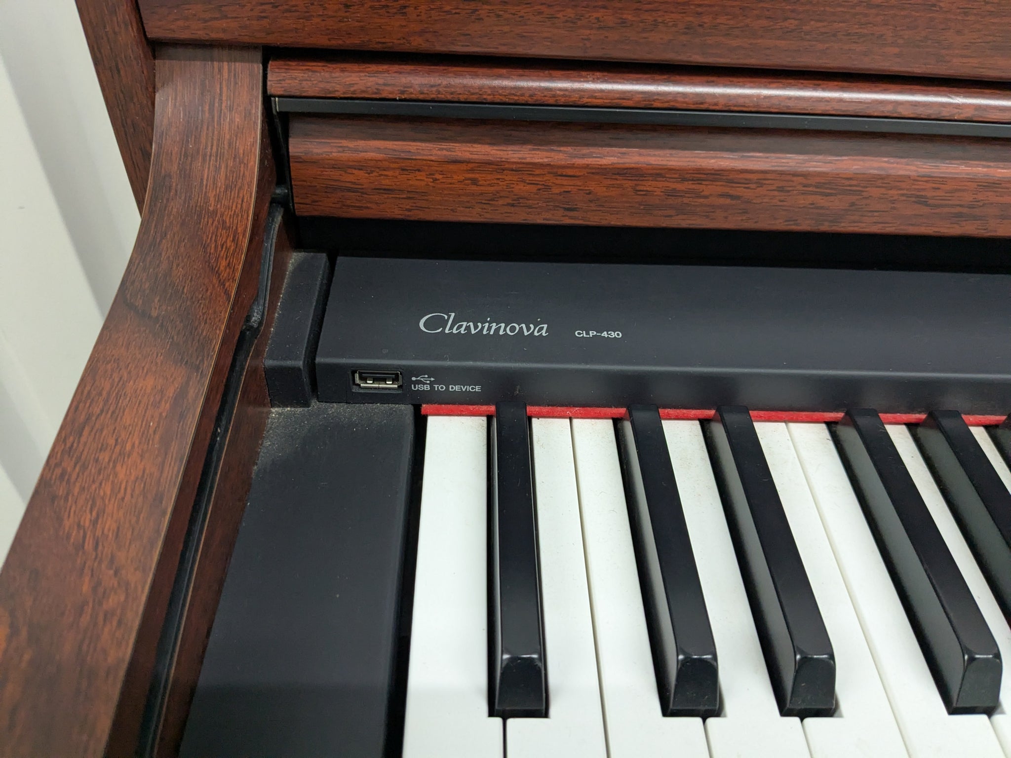 Yamaha Clavinova CLP-430 Digital Piano and stool in mahogany stock