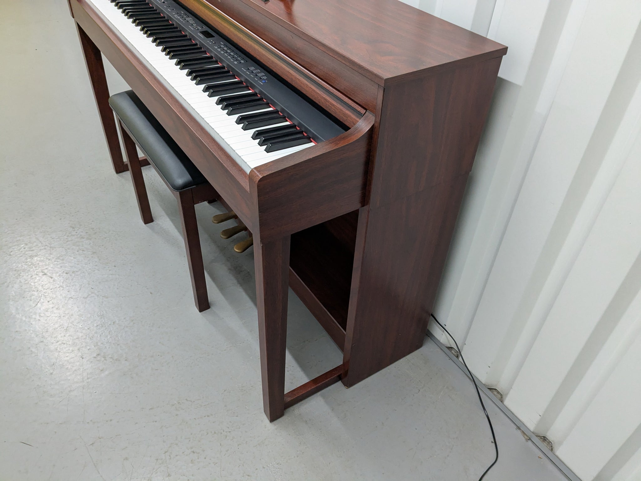 Yamaha Clavinova CLP-430 Digital Piano and stool in mahogany stock