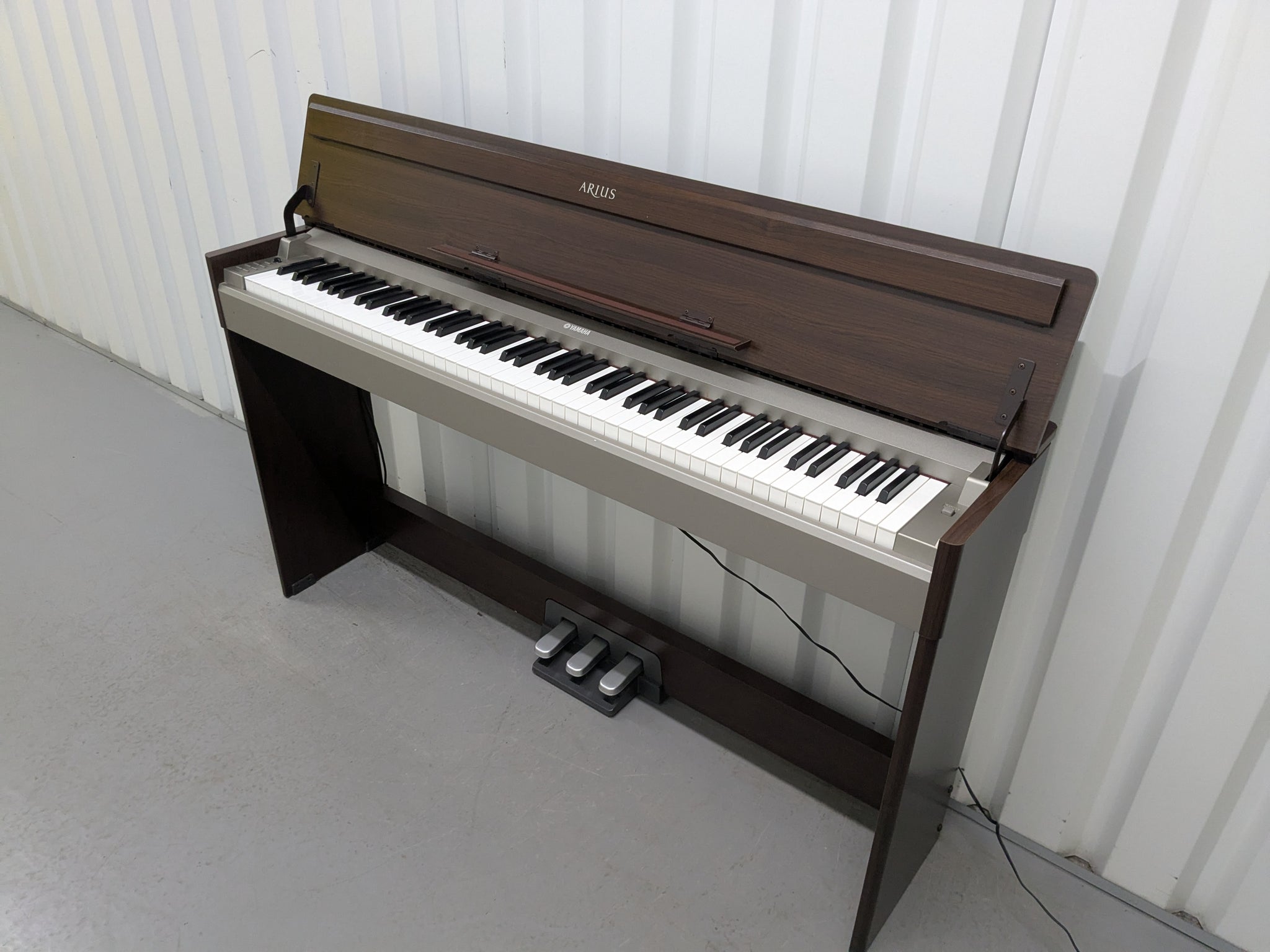 Yamaha Arius YDP-S31 Digital Piano Slimline space saver stock