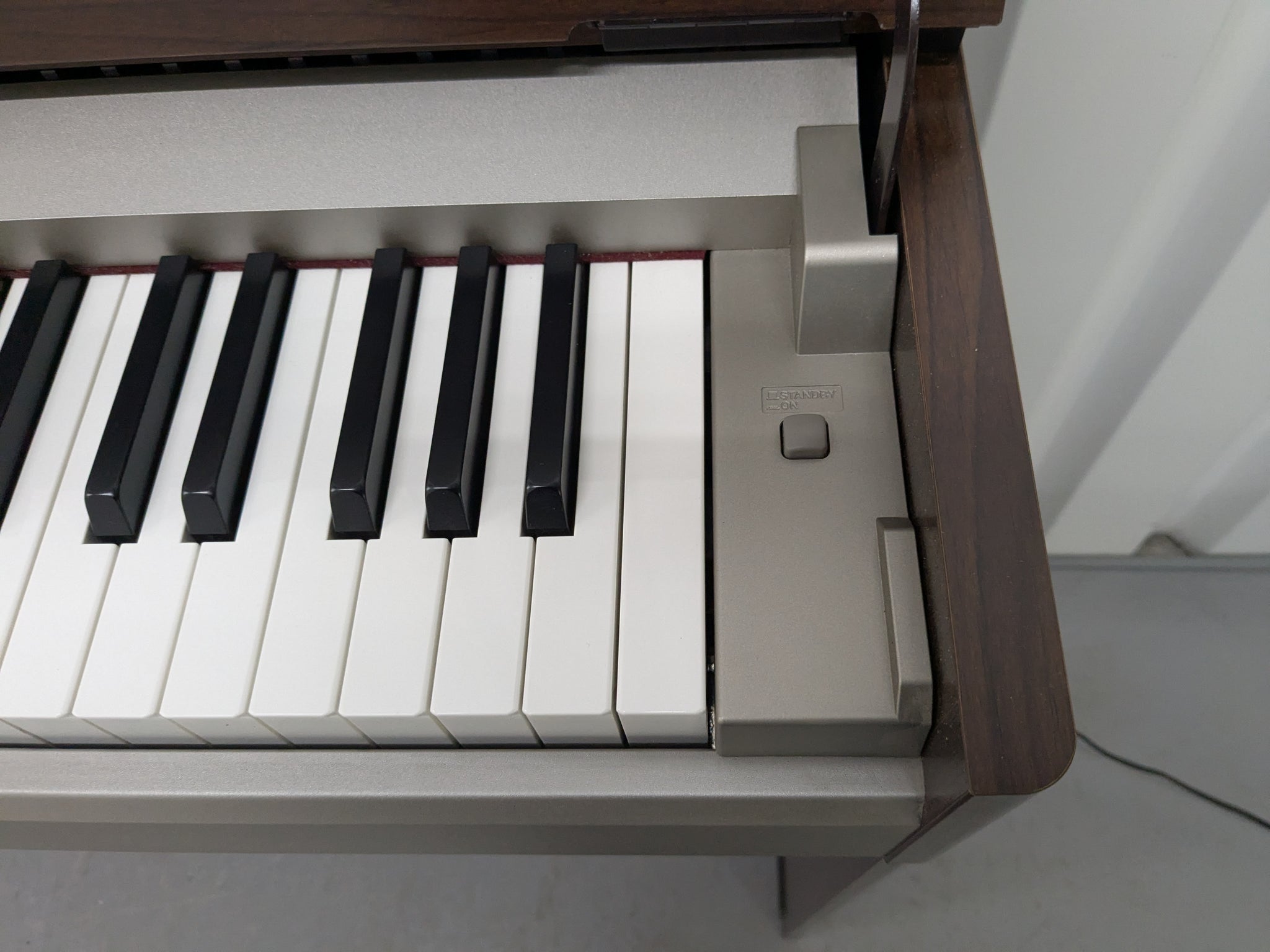 YDP-S31 デジタルピアノ ブラウン Yamaha Arius YDP-S31 Digital Piano Slimline space saver
