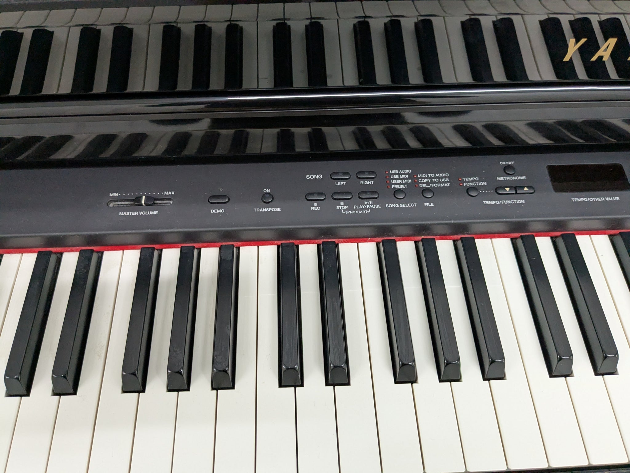 Yamaha Clavinova CLP-470 digital piano polished ebony glossy black