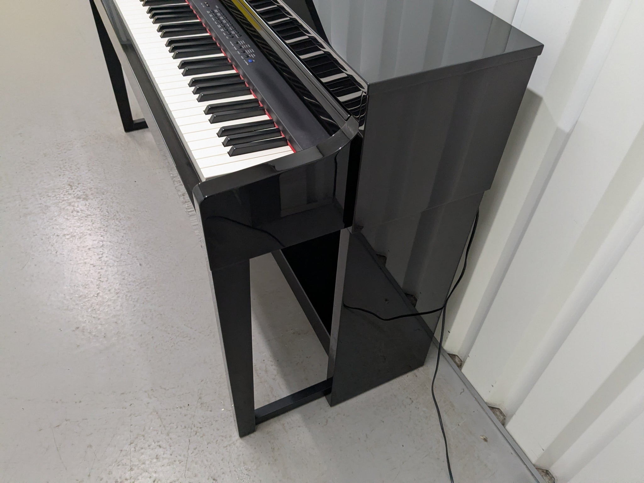 Yamaha Clavinova CLP-470 digital piano polished ebony glossy black