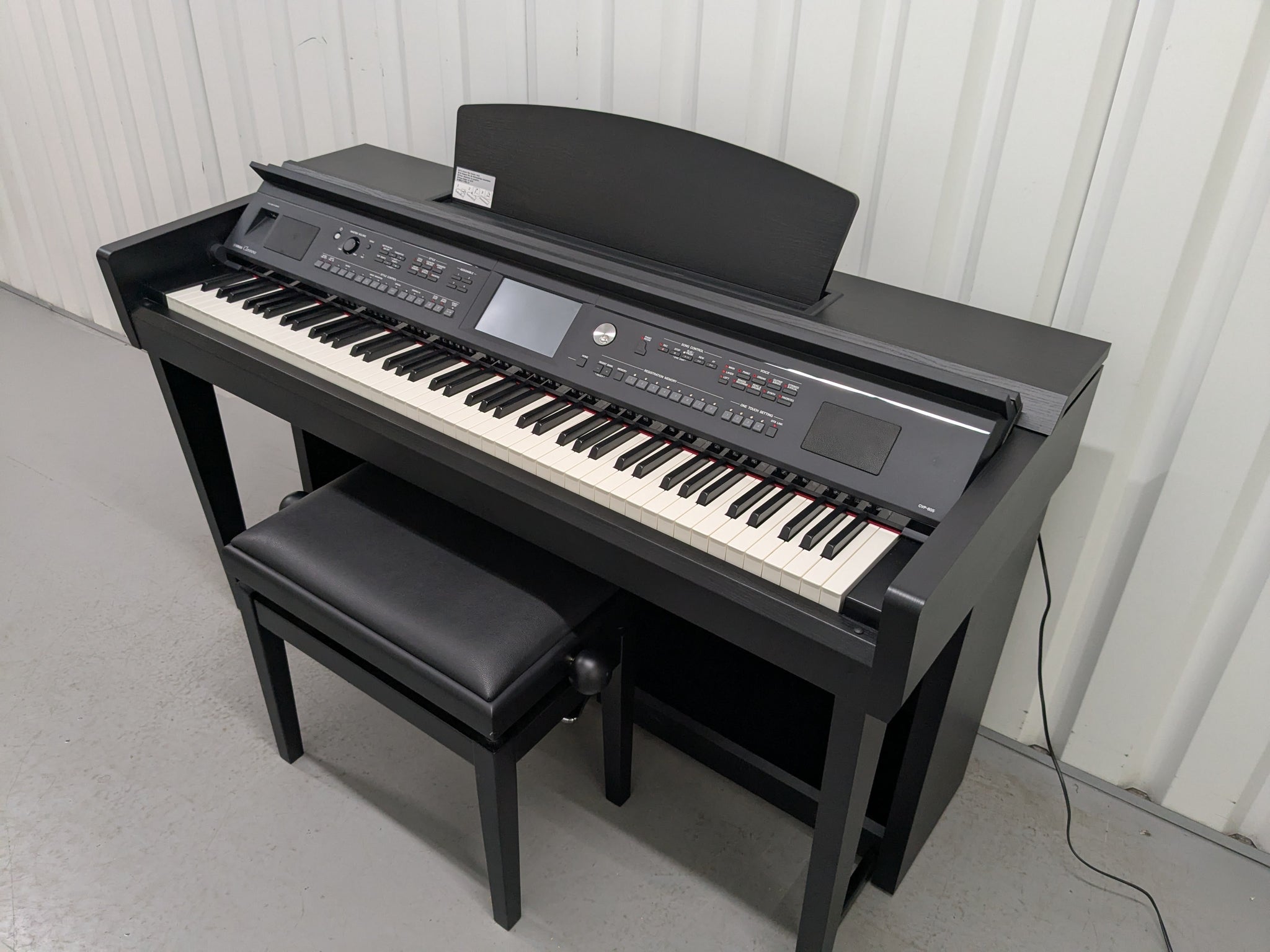 YAMAHA CLAVINOVA CVP-605 DIGITAL PIANO + STOOL IN SATIN BLACK