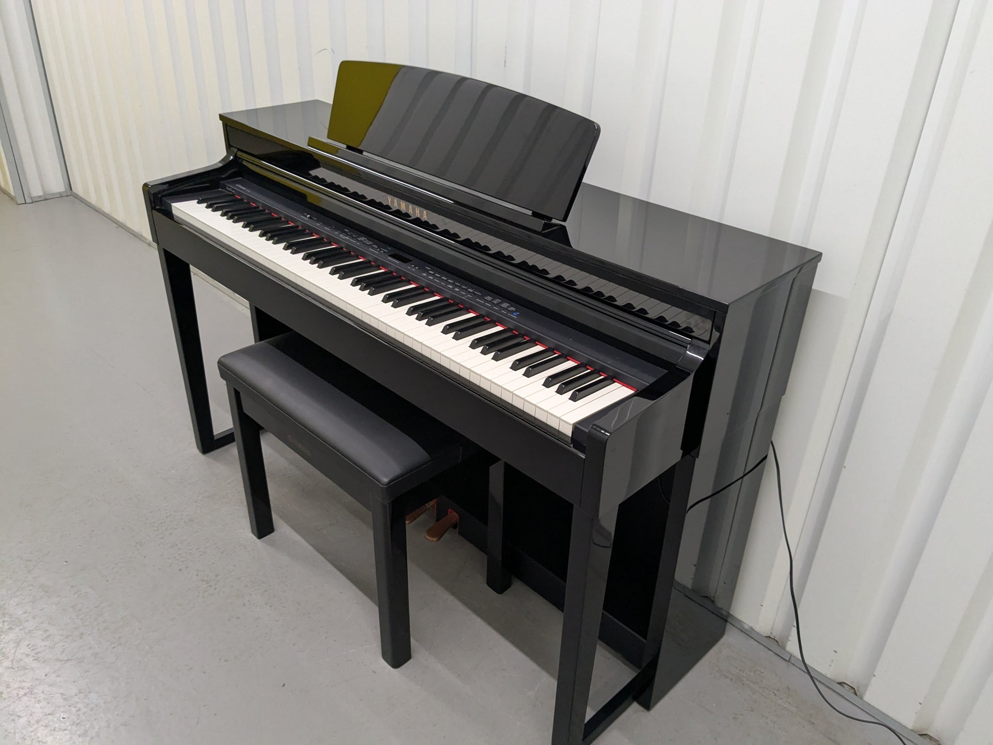 Yamaha Clavinova CLP-470 digital piano polished ebony glossy black