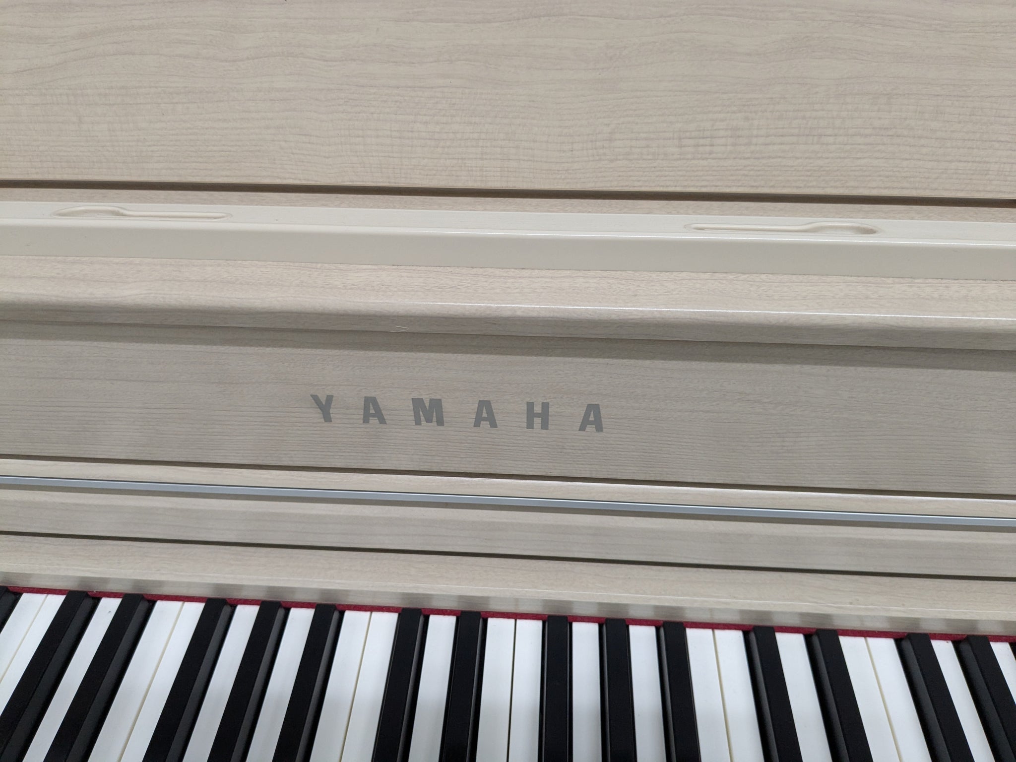 Yamaha Clavinova CLP-635 CLP-635WA Digital Piano and stool in