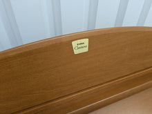 Load image into Gallery viewer, Yamaha Clavinova CLP-950 Digital Piano and stool in cherry wood finish stock nr 25320
