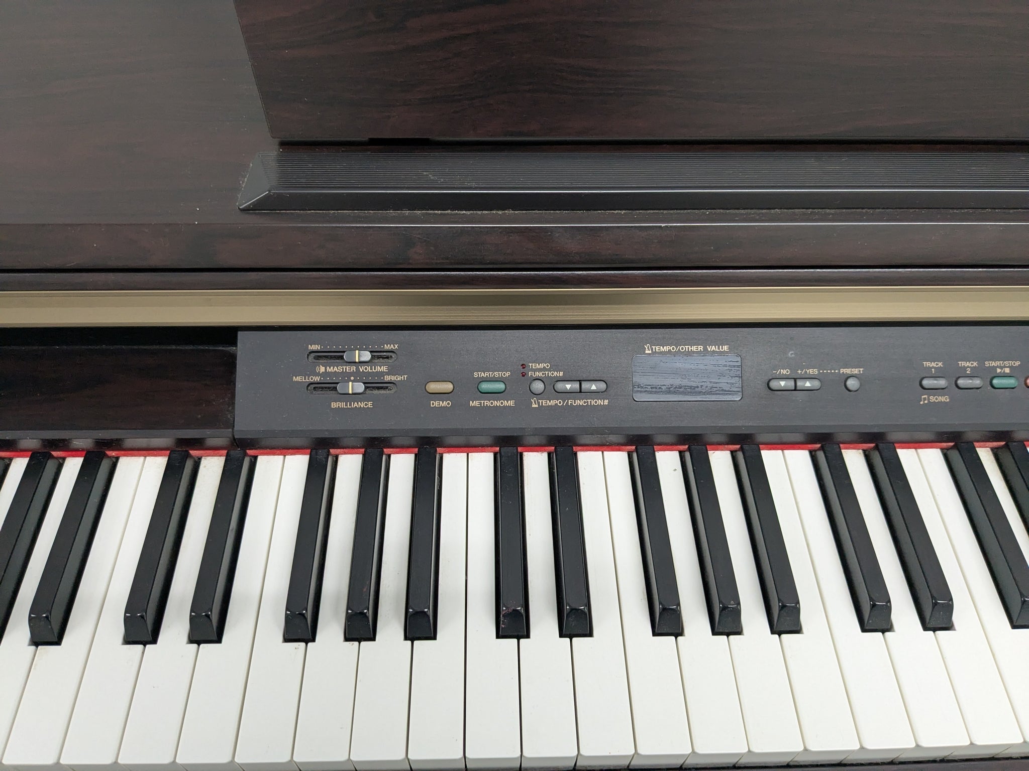 Yamaha Clavinova CLP-120 Digital Piano in dark rosewood stock