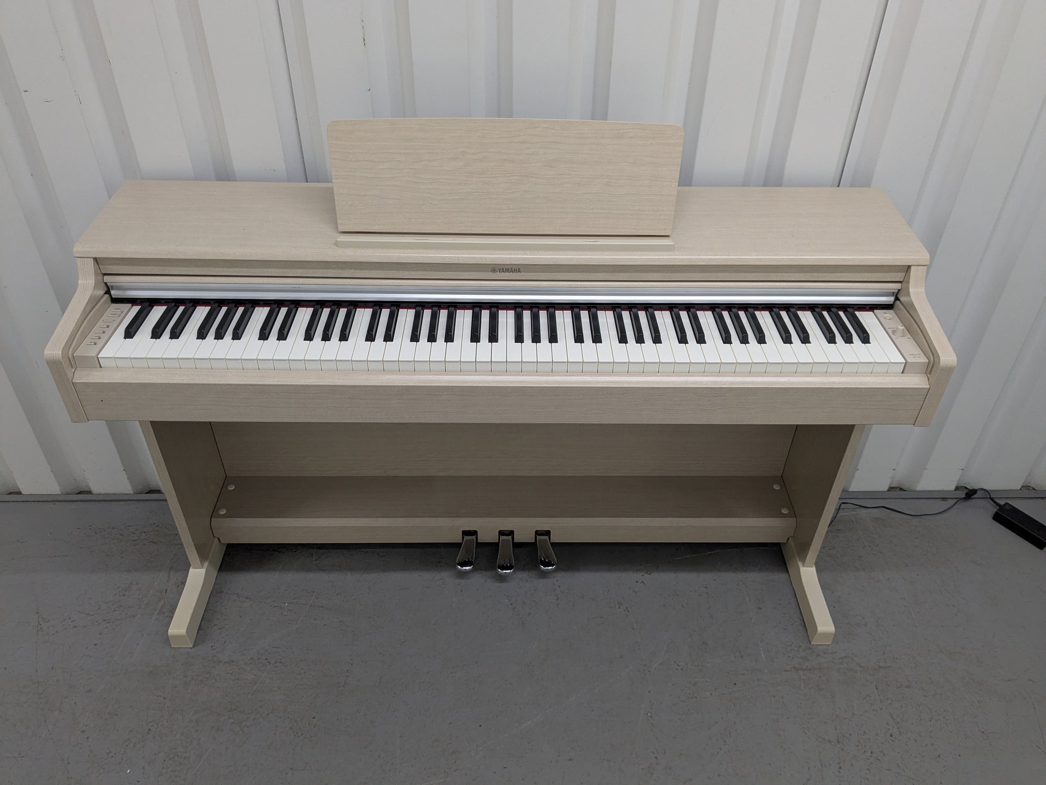 Yamaha Arius YDP-164WA digital piano in white ash stock number 