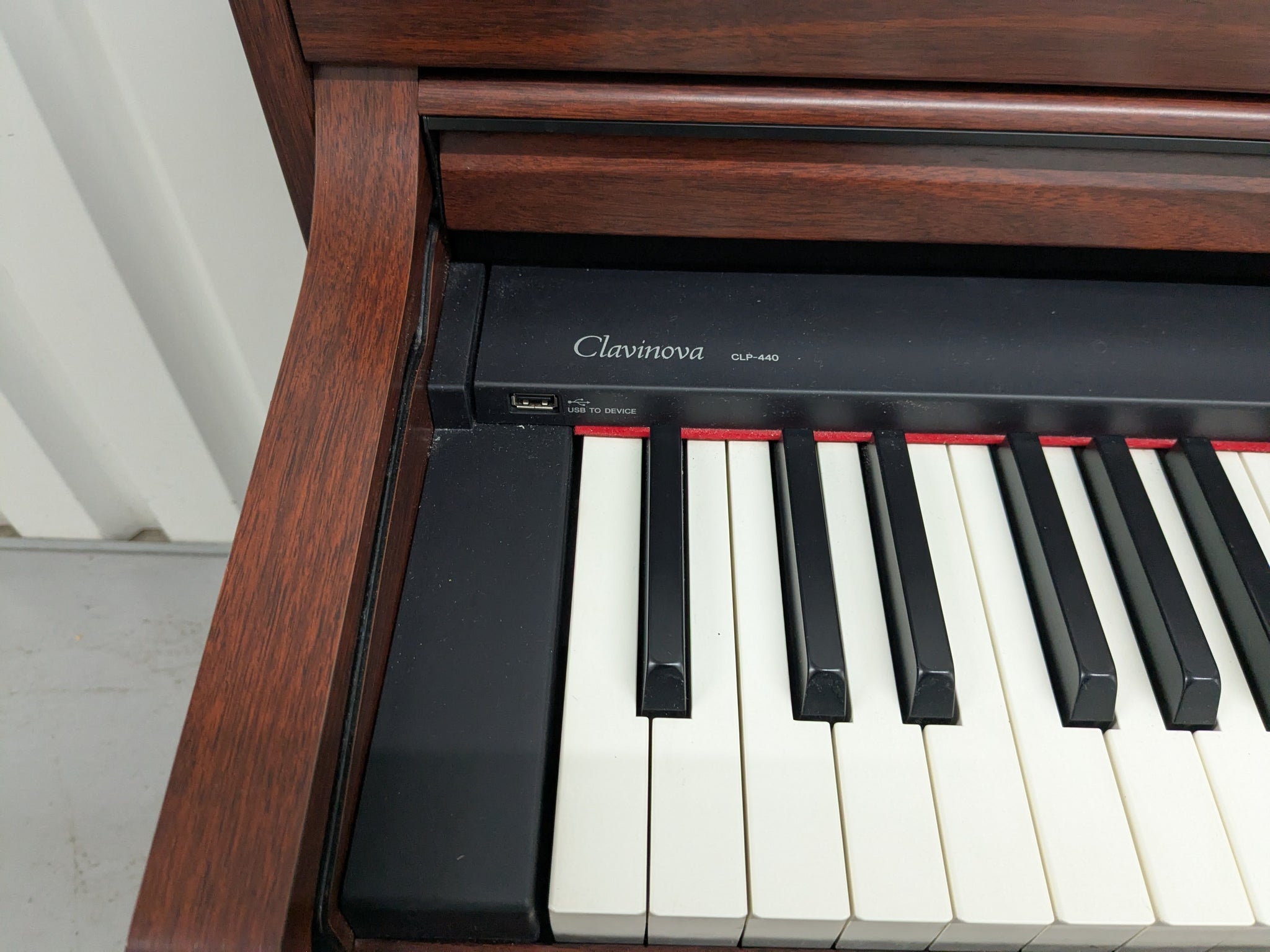 Yamaha Clavinova CLP-440 Digital Piano in mahogany stock no 25326