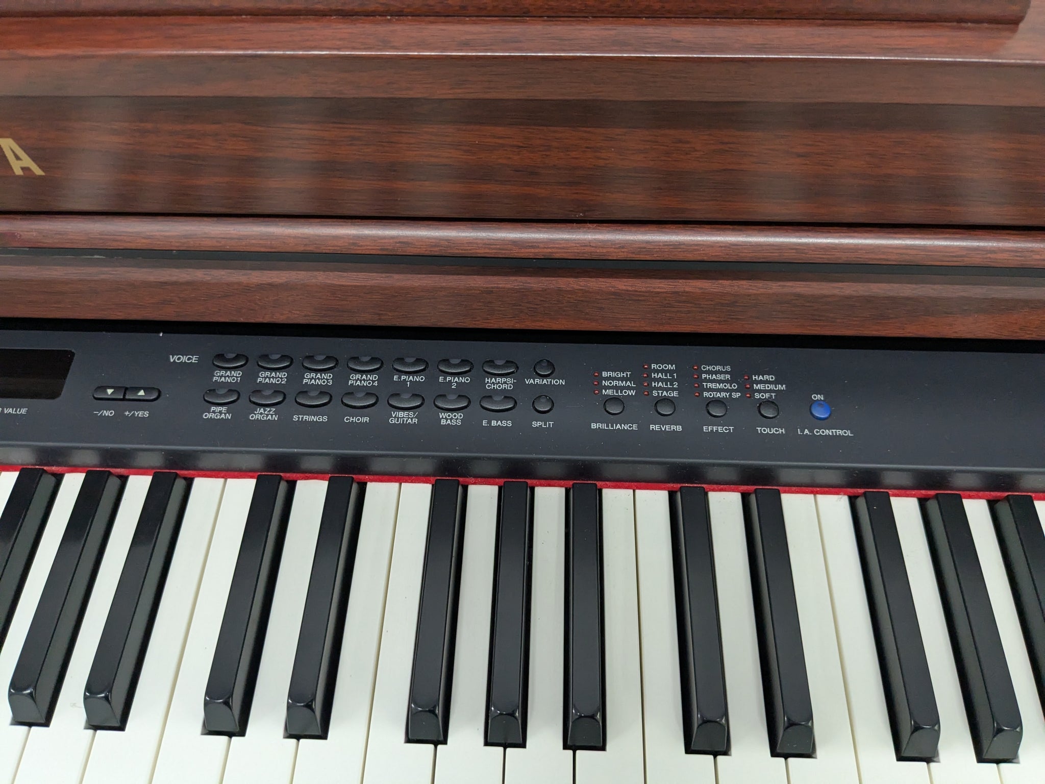 Yamaha Clavinova CLP-440 Digital Piano in mahogany stock no 25326
