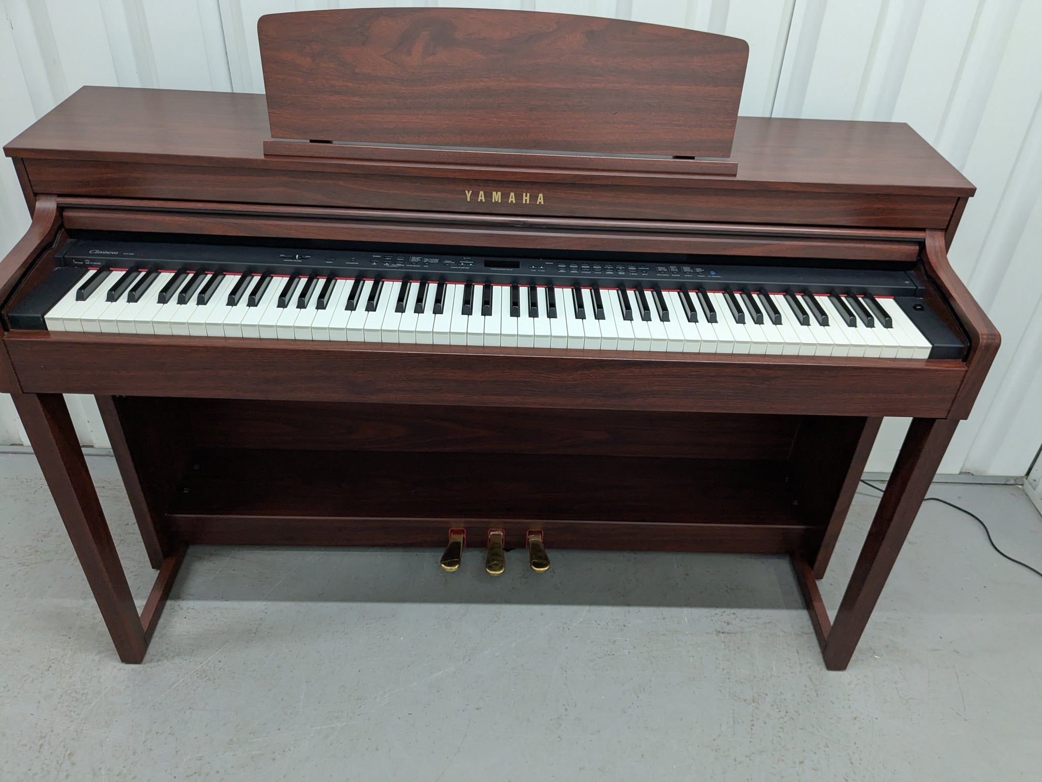 Yamaha Clavinova CLP-440 Digital Piano in mahogany stock no 25326