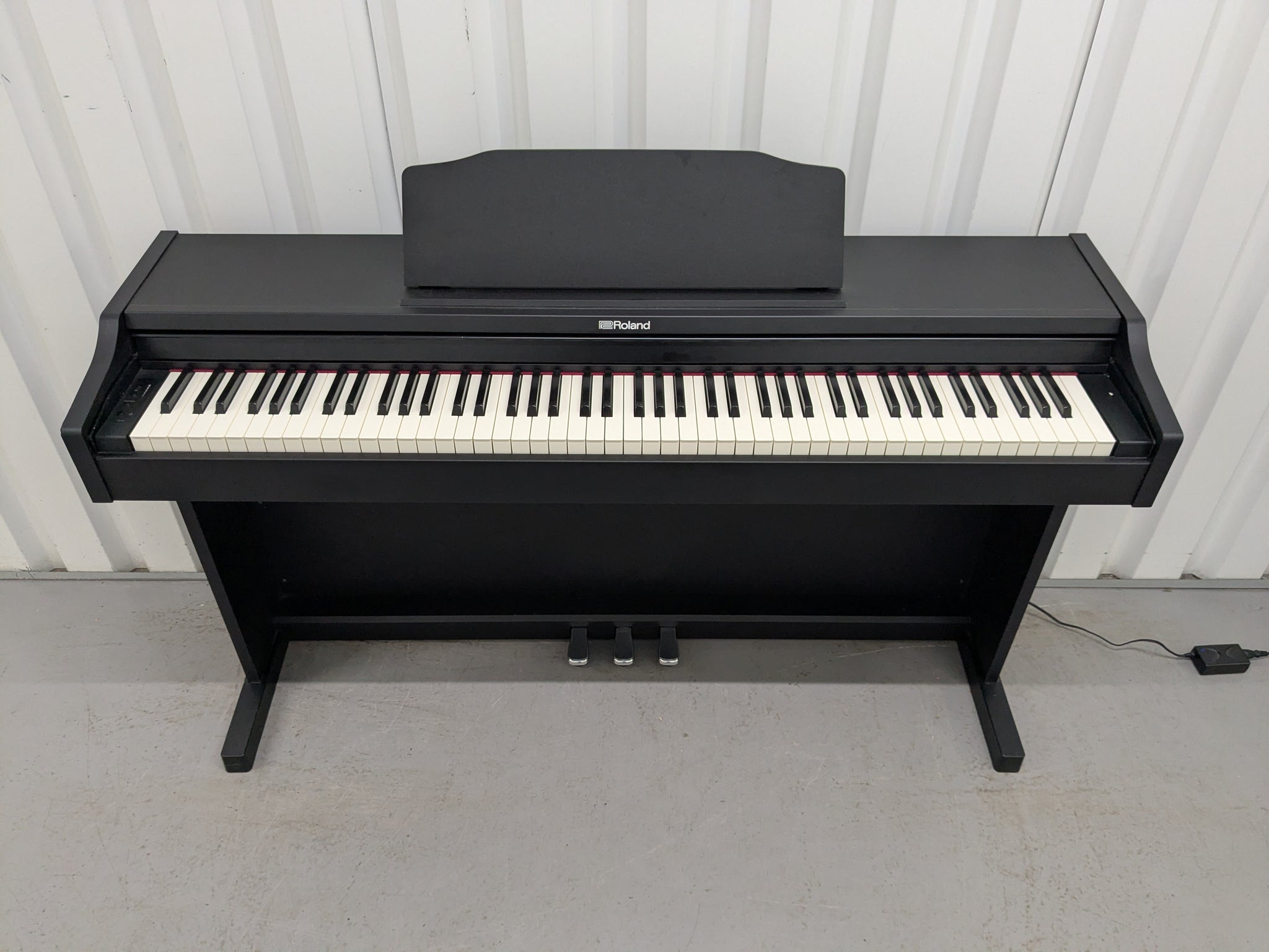 7月中価格　ROLAND RP102-BK デジタルピアノ 7月中価格 ROLAND RP102-BK デジタルピアノ ローランド Roland