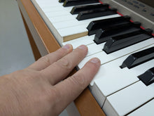 Load image into Gallery viewer, YAMAHA CLAVINOVA CLP-370c DIGITAL PIANO + STOOL in cherry wood stock nr 25342
