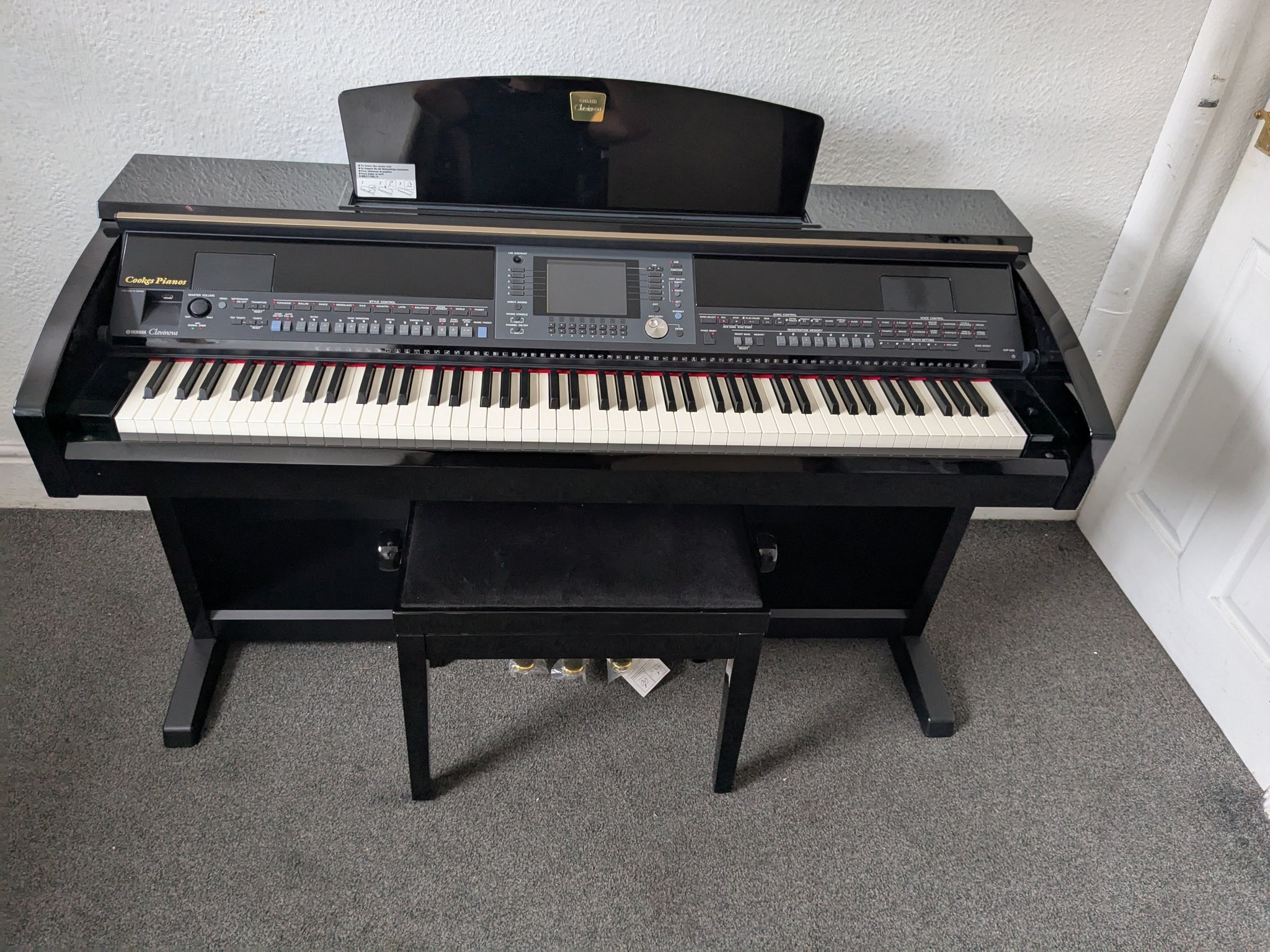YAMAHA CLAVINOVA CVP-503 DIGITAL PIANO AND STOOL IN GLOSSY BLACK