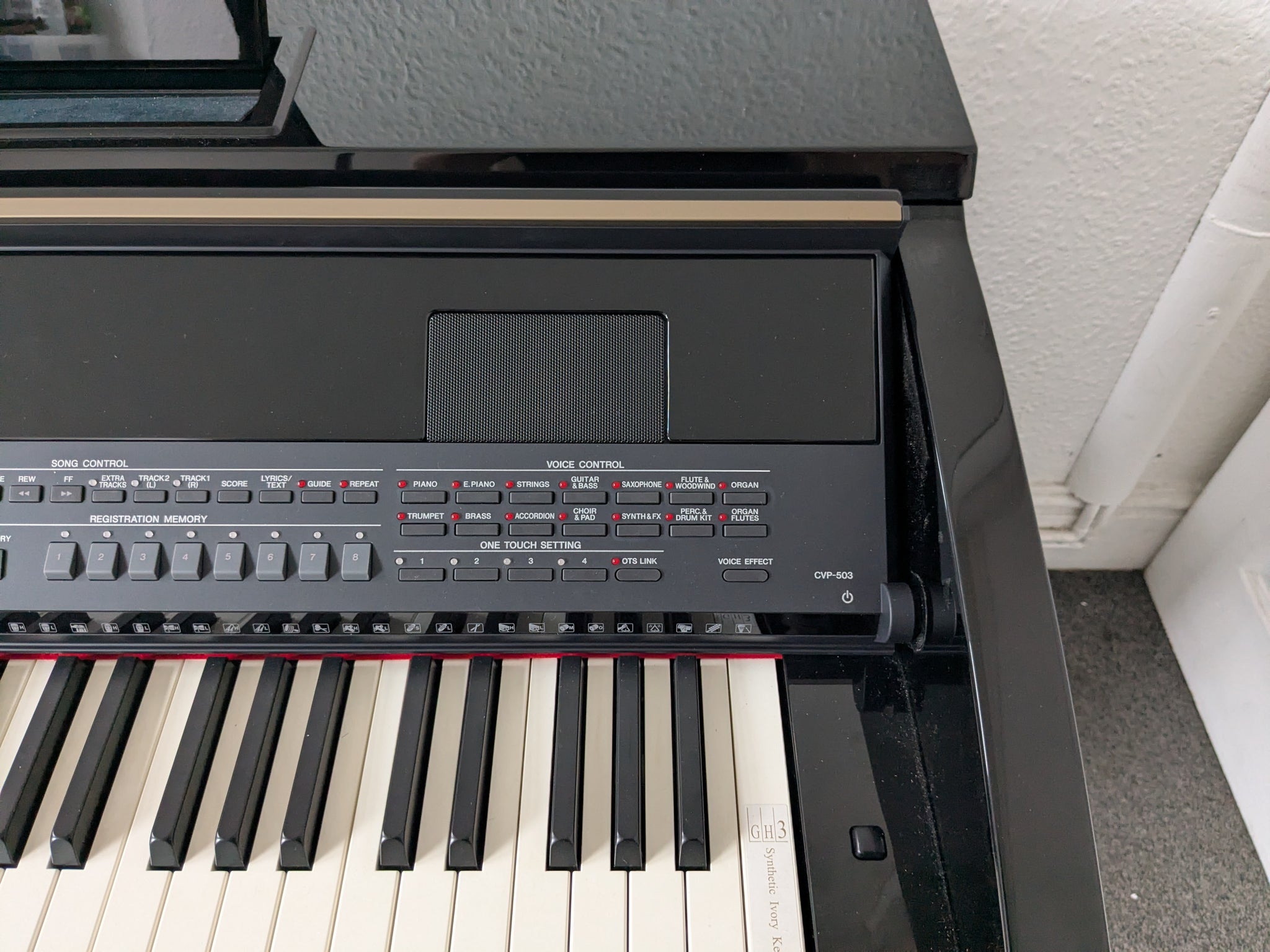 YAMAHA CLAVINOVA CVP-503 DIGITAL PIANO AND STOOL IN GLOSSY BLACK