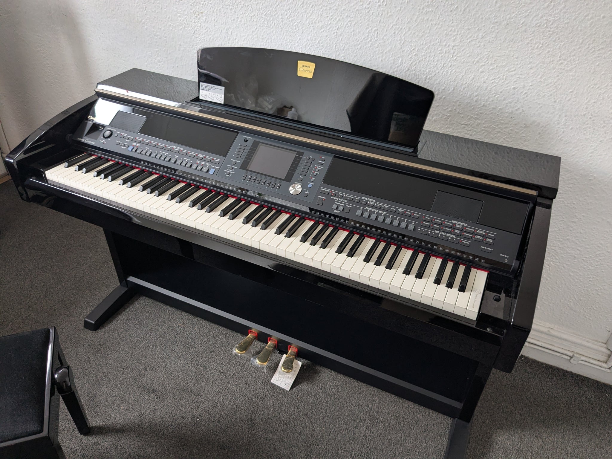 YAMAHA CLAVINOVA CVP-503 DIGITAL PIANO AND STOOL IN GLOSSY BLACK