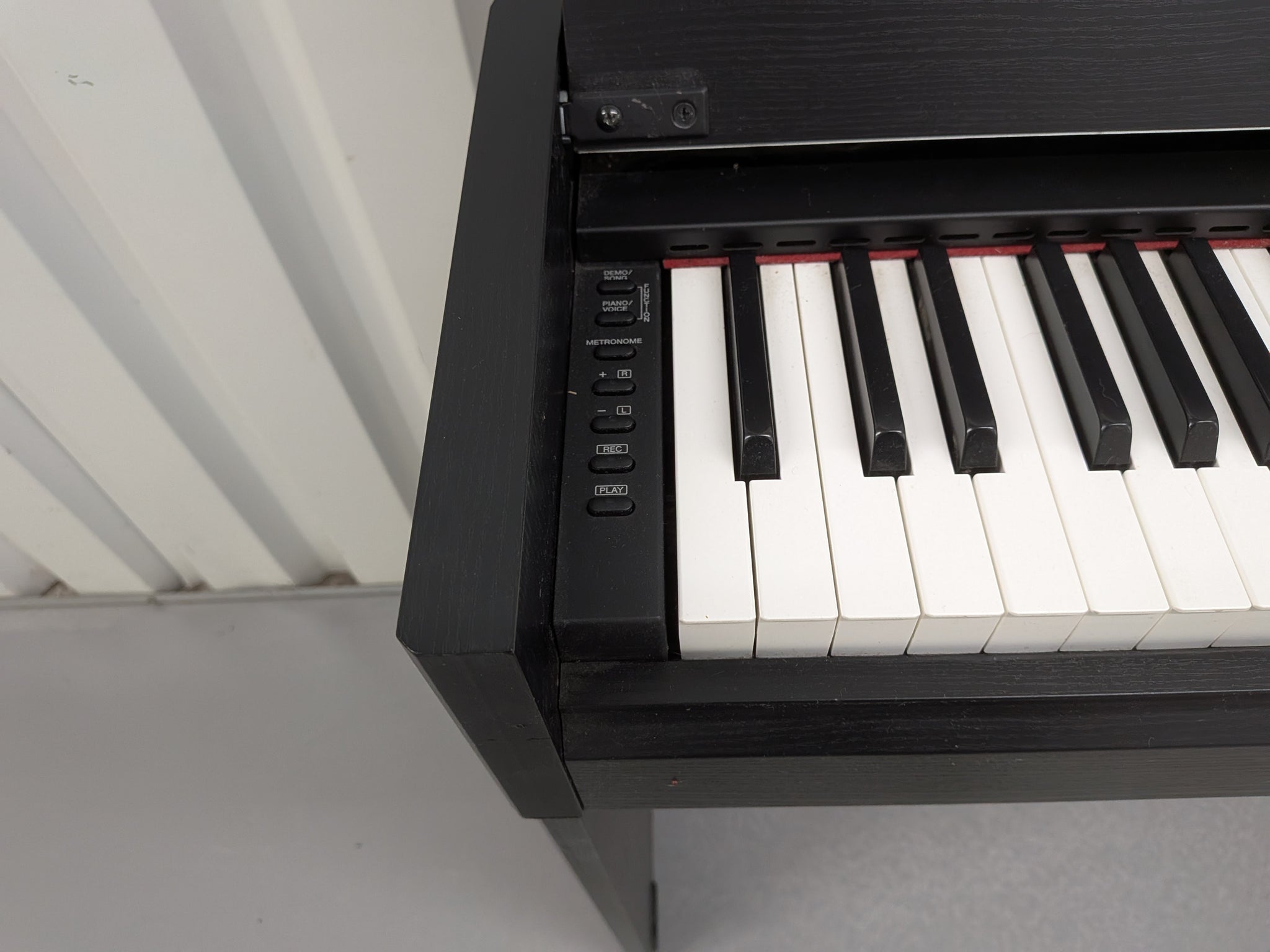 Yamaha Arius YDP-S51 black Digital Piano Slimline space saver