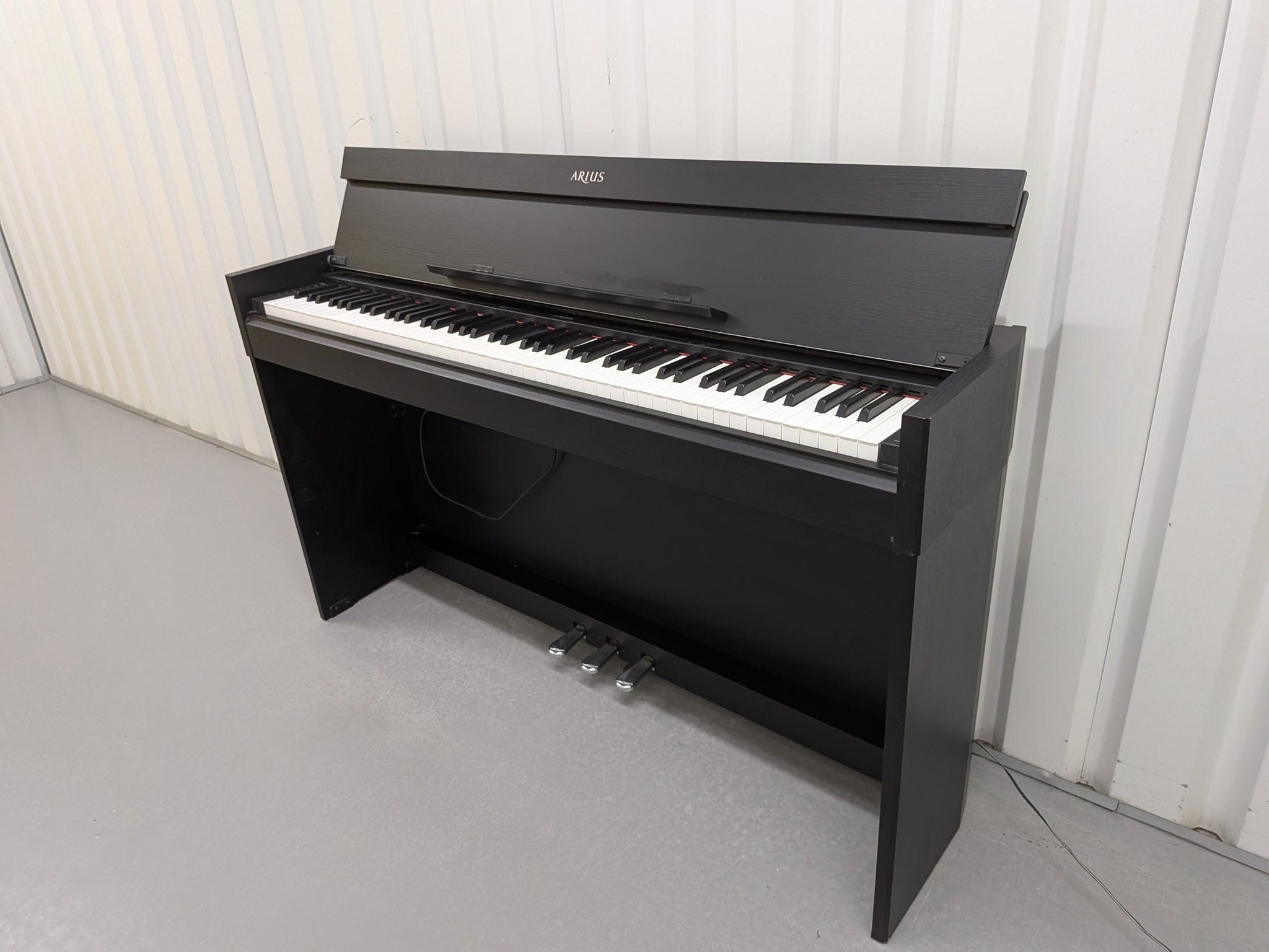 Yamaha Arius YDP-S51 black Digital Piano Slimline space saver