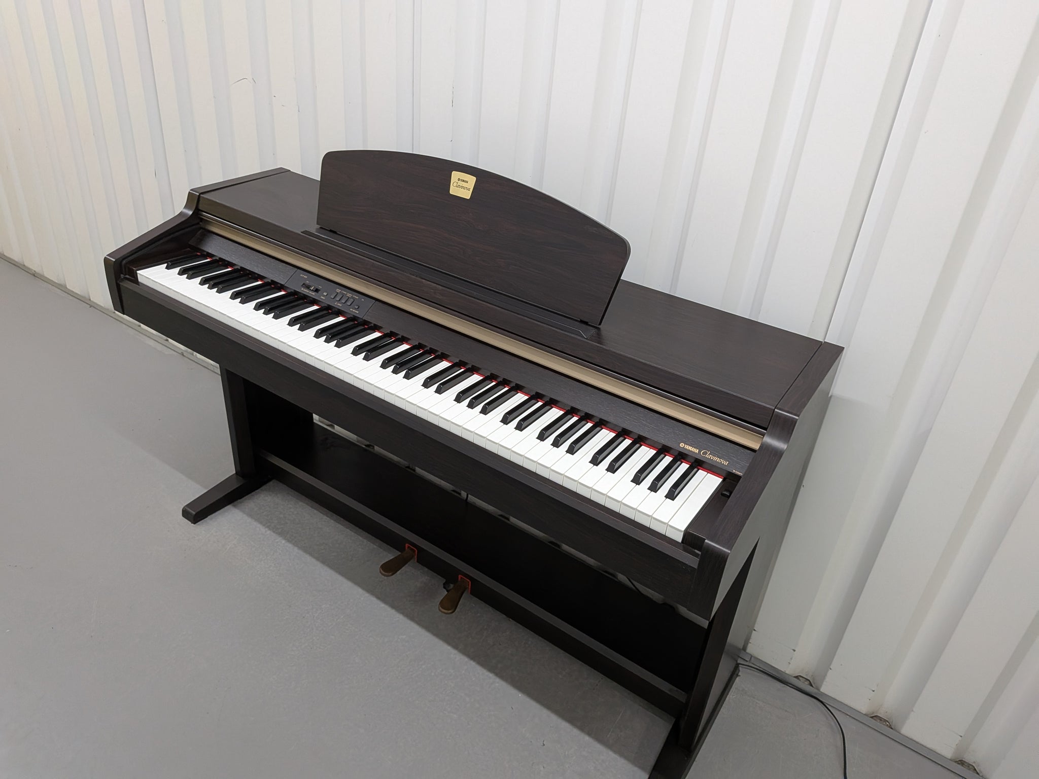 Yamaha Clavinova CLP-920 digital piano in dark rosewood finish