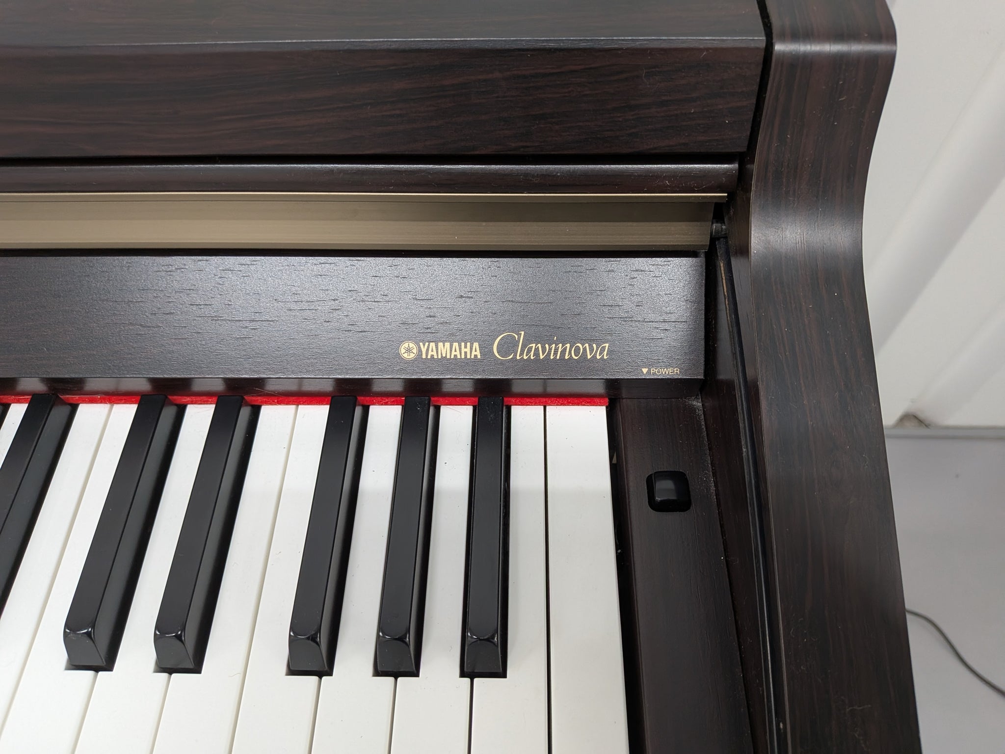 Yamaha Clavinova CLP-920 digital piano in dark rosewood finish 
