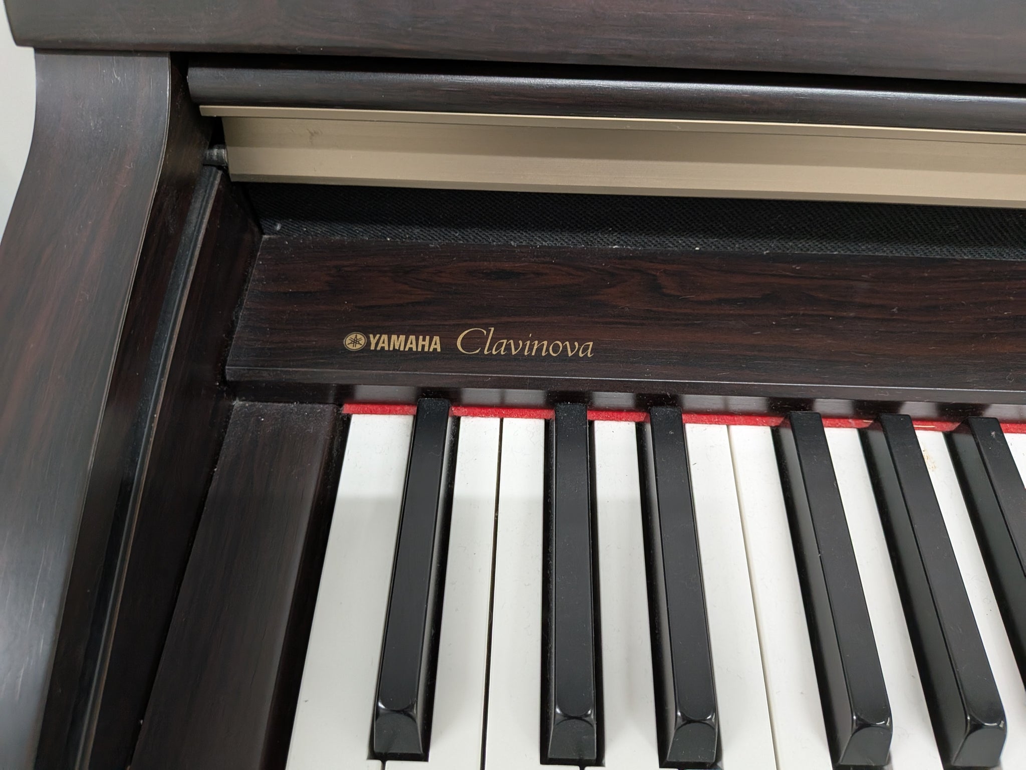 Yamaha Clavinova CLP-120 Digital Piano in dark rosewood stock