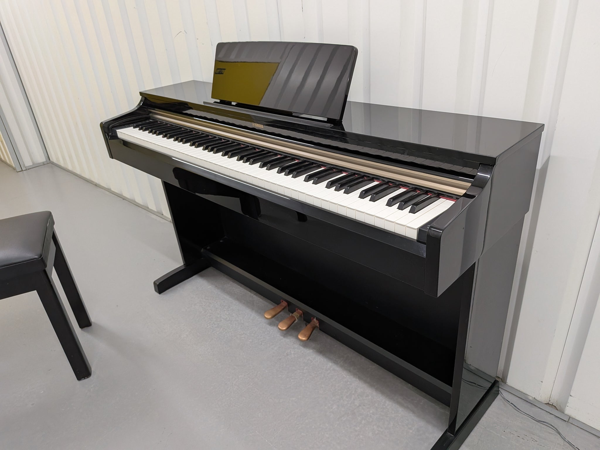 Yamaha Arius YDP-162 Digital Piano and stool in glossy black