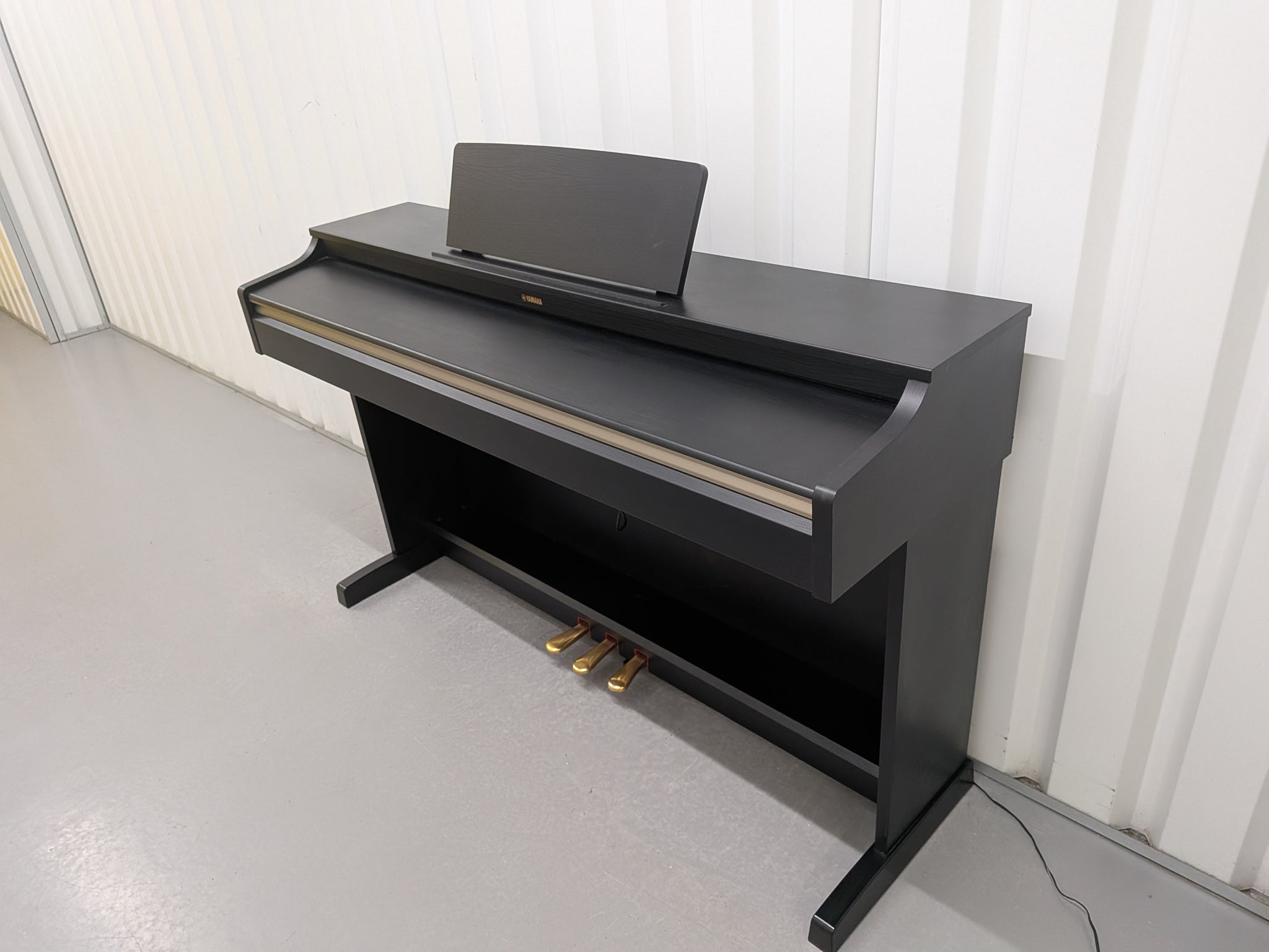 YAMAHA ARLUS YDP-162 電子ピアノ 88鍵 黒 Yamaha YDP-162 Arius 88-Key Digital Piano (Black Walnut) YDP162B