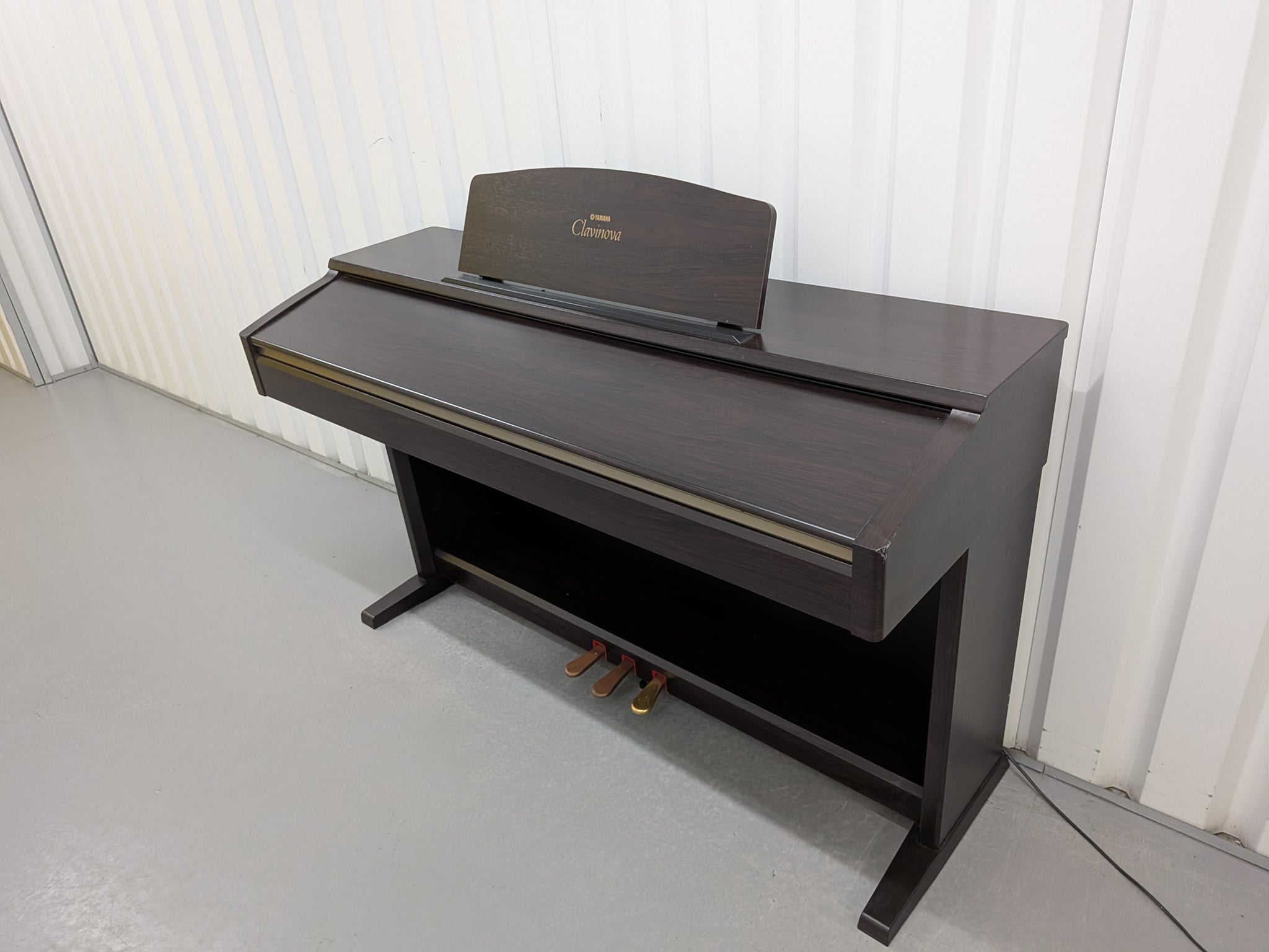 Yamaha Clavinova YDP-223 Digital Piano Full Size 88 keys 3 pedals Yamaha Clavinova YDP-223 Digital Piano Full Size 88 keys 3 pedals