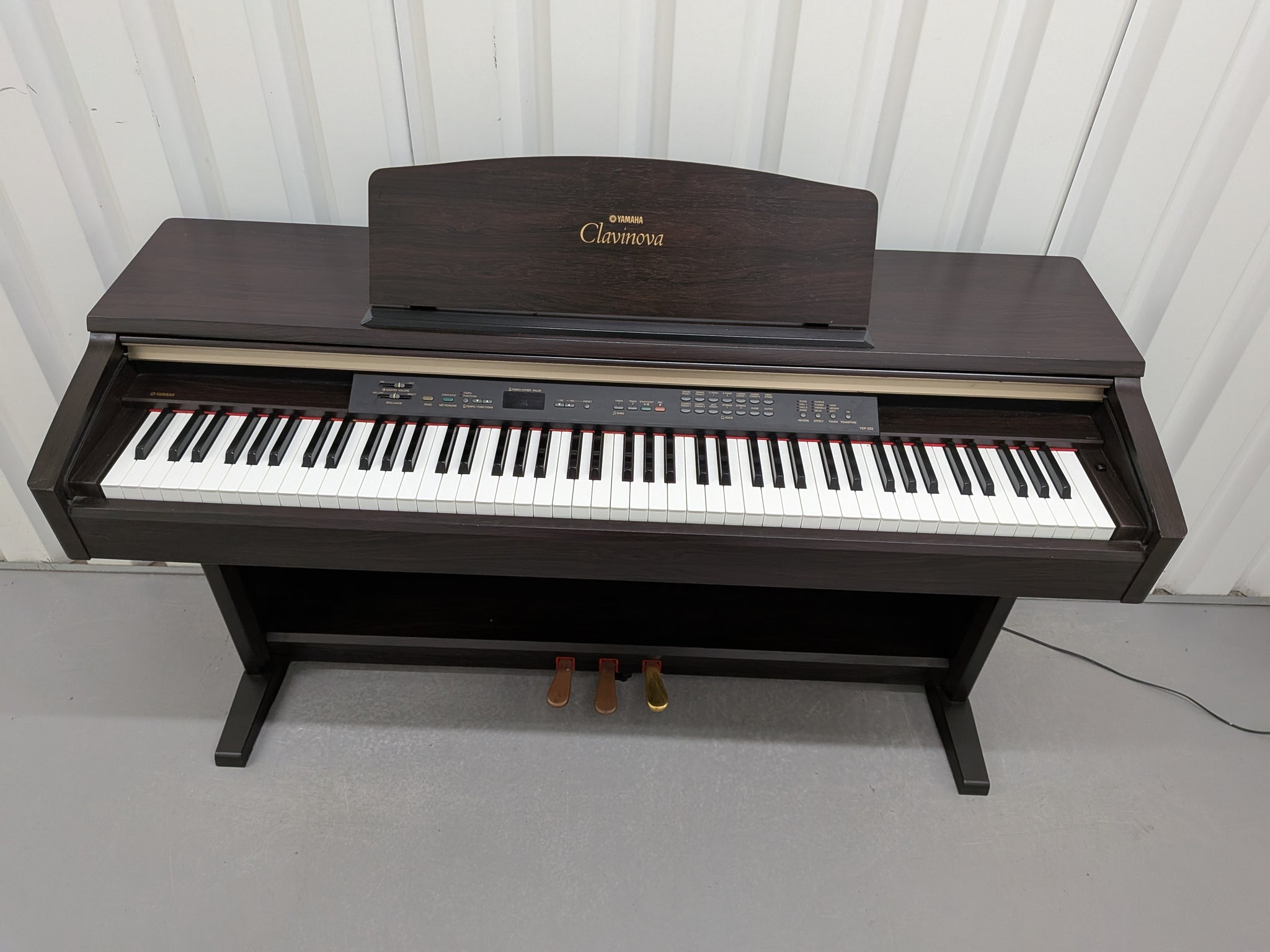 Yamaha Clavinova YDP-223 Digital Piano Full Size 88 keys 3 pedals