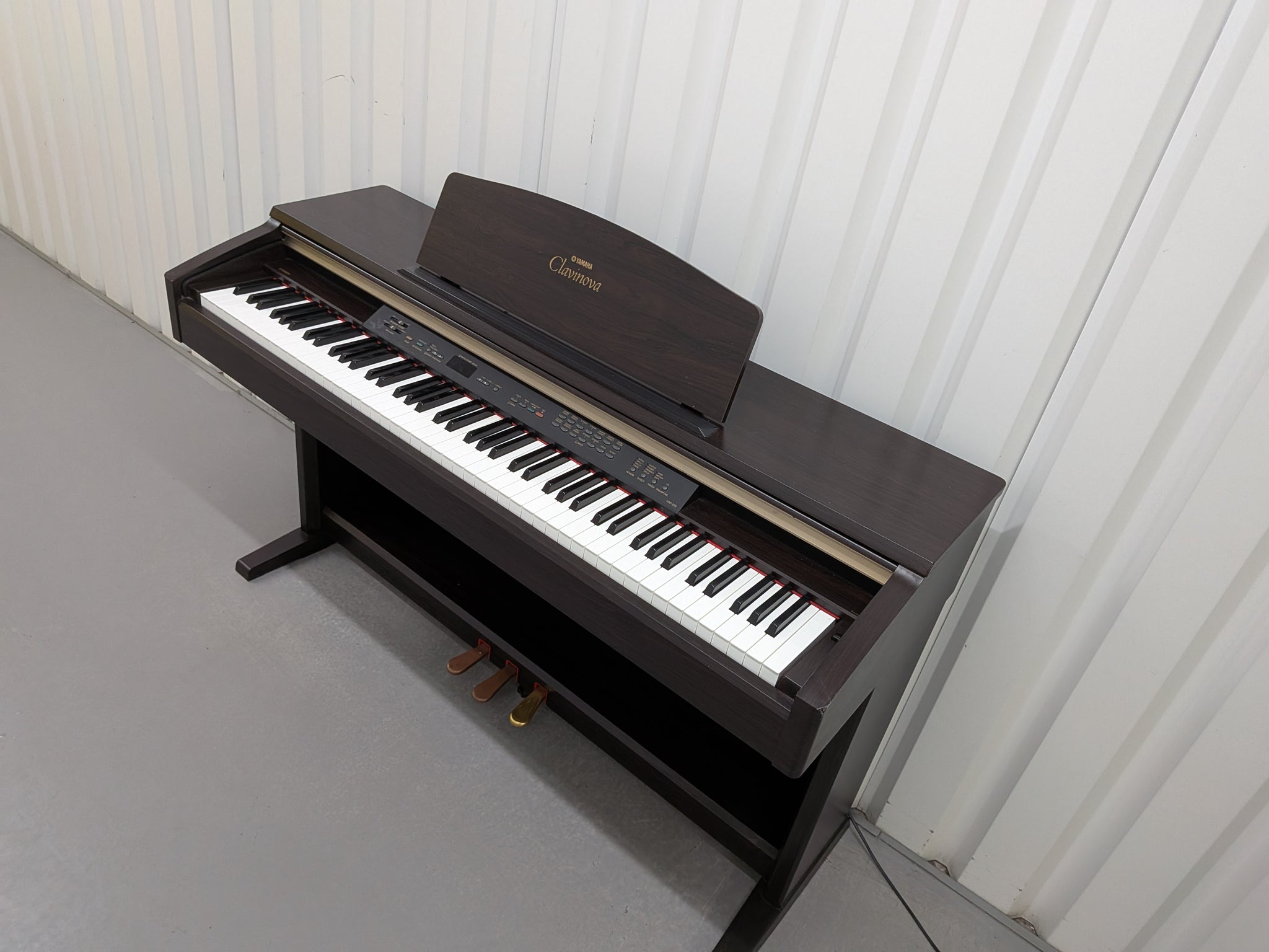 Yamaha Clavinova YDP-223 Digital Piano Full Size 88 keys 3 pedals