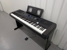 Load image into Gallery viewer, Yamaha DGX-650 in black 88 Weighted Keys Portable Grand stock #25435
