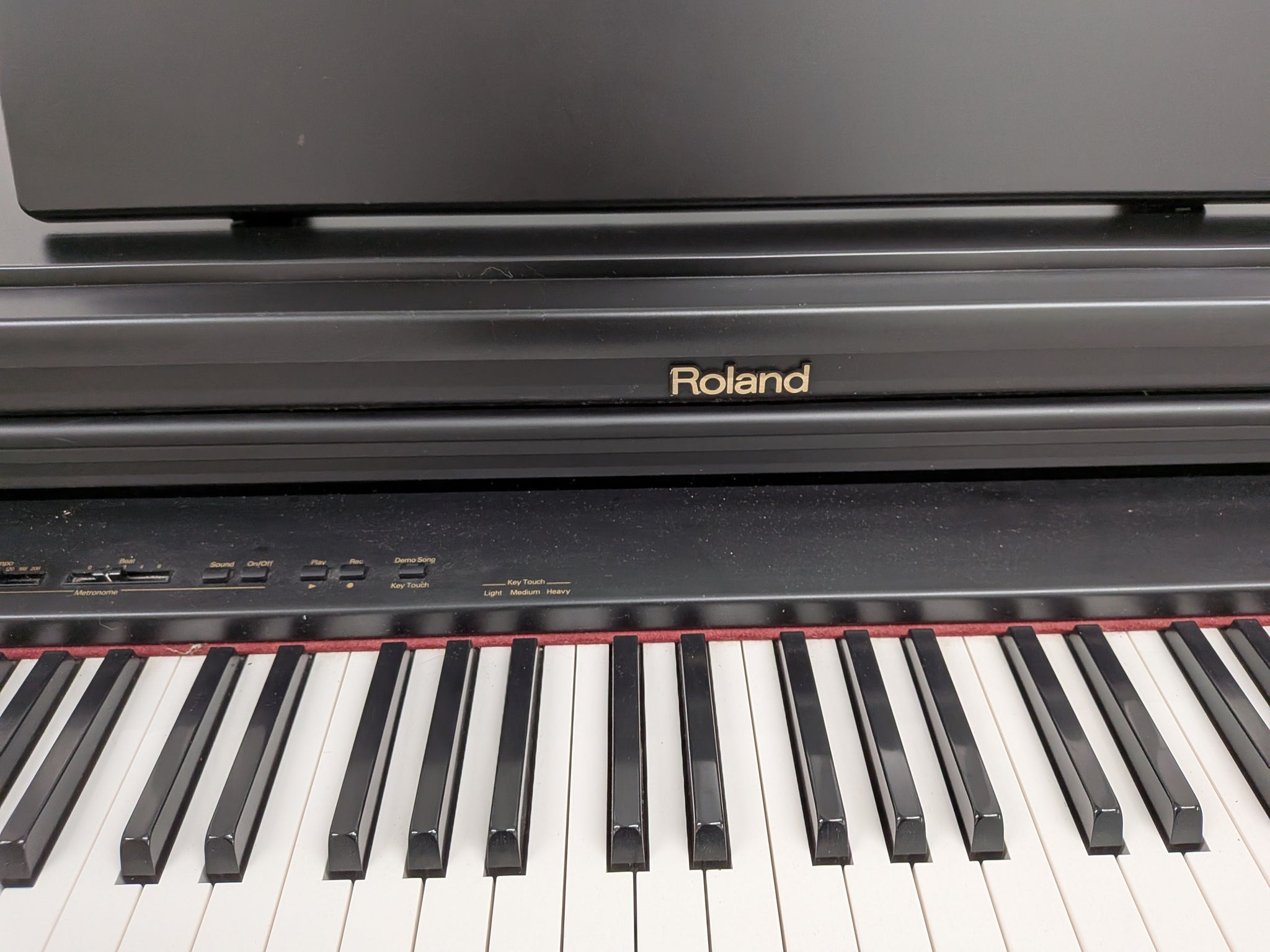 Roland HP237e Digital Piano in satin black finish Stock nr 25459