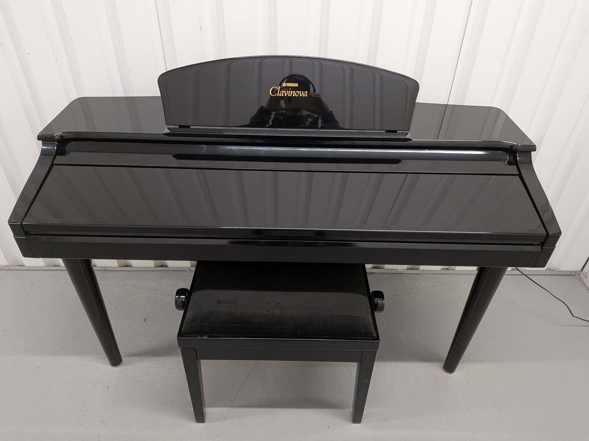 Yamaha Clavinova CVP-109PE Digital Piano and stool in glossy