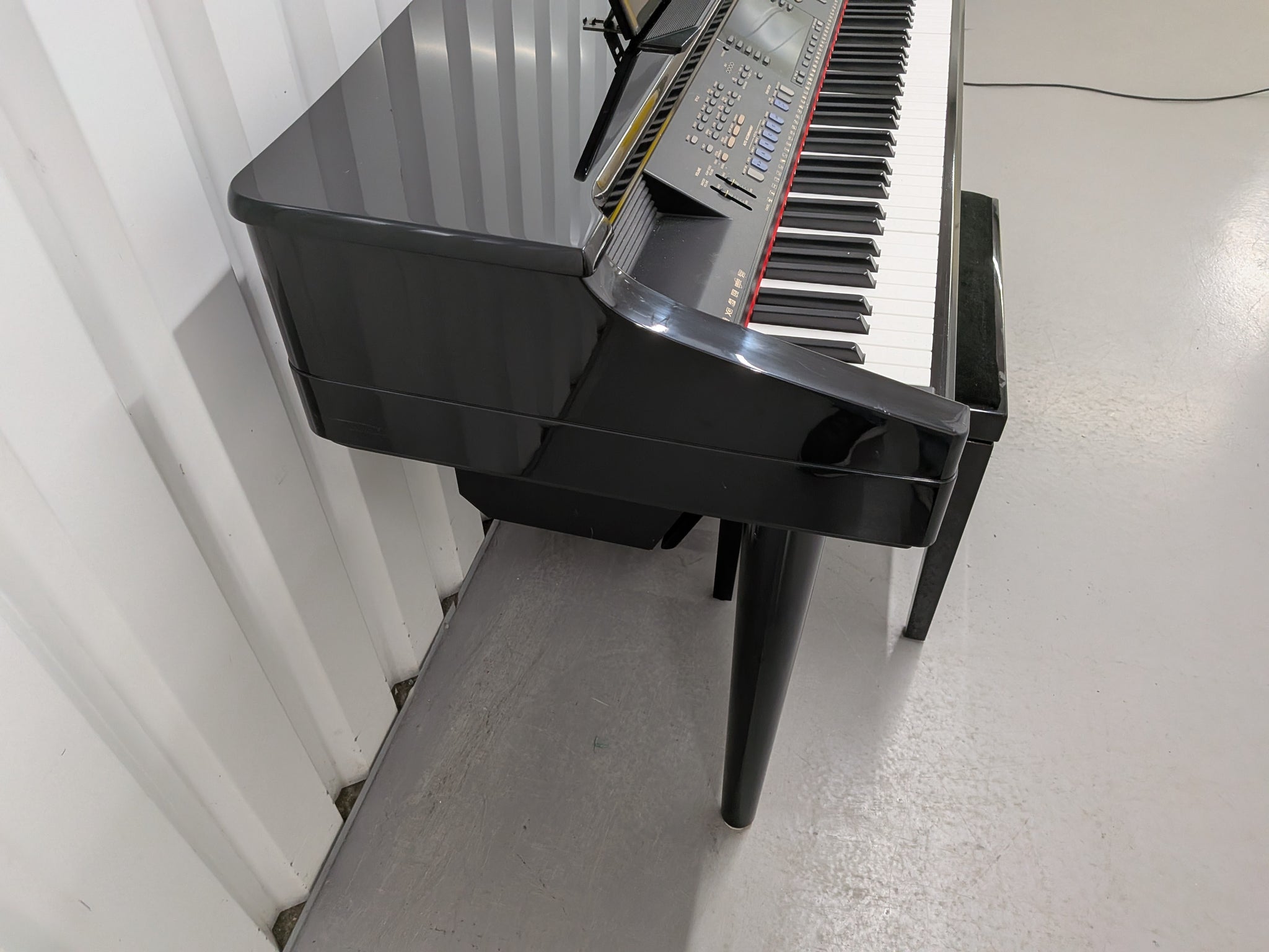 Yamaha Clavinova CVP-109PE Digital Piano and stool in glossy
