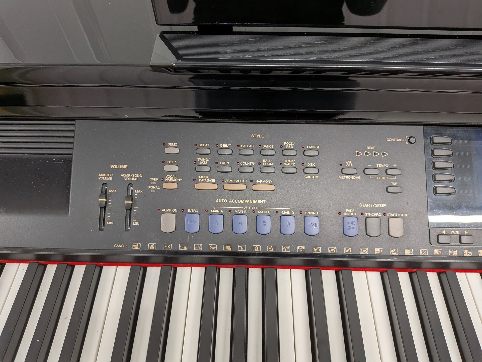 Yamaha Clavinova CVP-109PE Digital Piano and stool in glossy