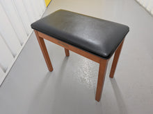 Load image into Gallery viewer, Yamaha Clavinova CLP-330C Digital Piano with matching stool stock nr 25478
