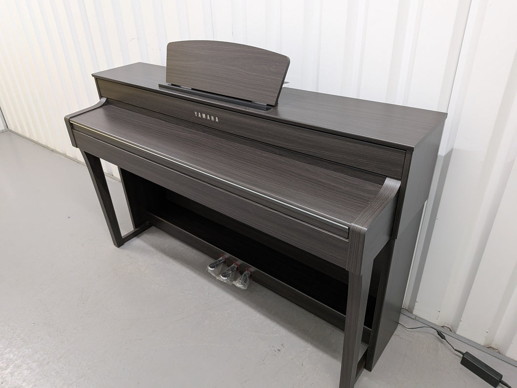 Yamaha Clavinova CLP-635 CLP-635DW Digital Piano dark walnut finish stock #25484