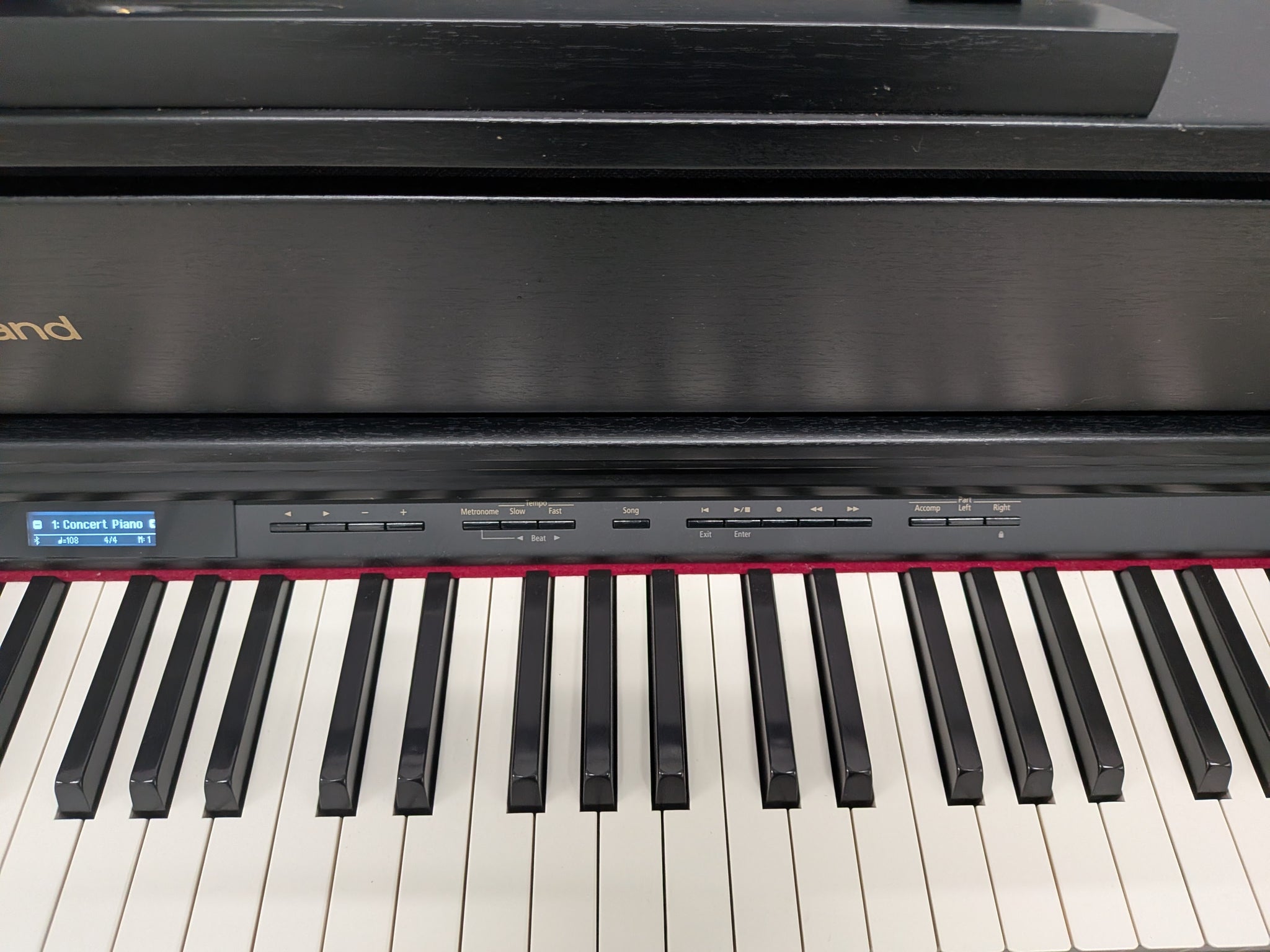 Roland HP605 digital piano and stool in satin black finish stock