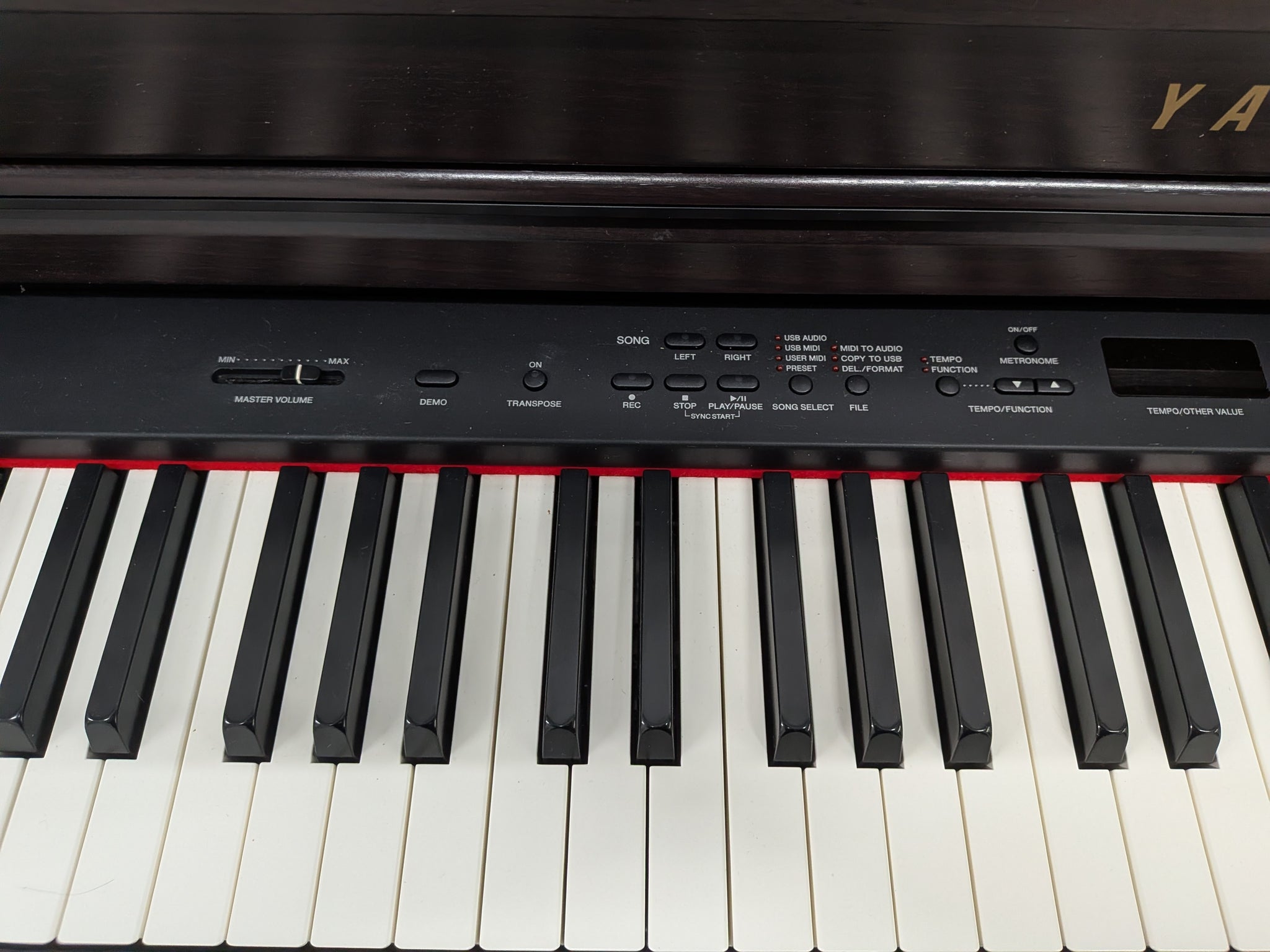 Yamaha Clavinova CLP-440 Digital Piano and stool in dark rosewood