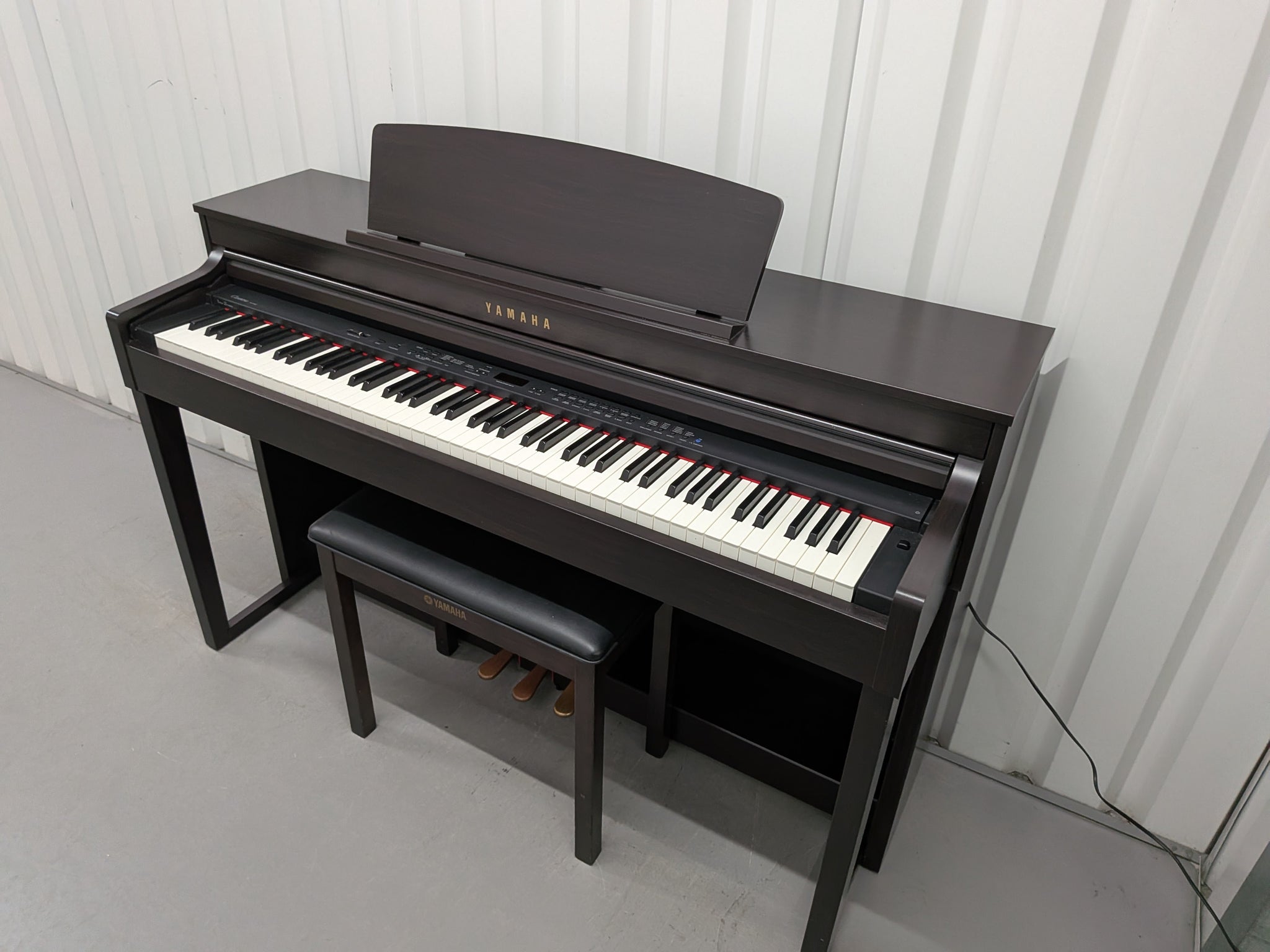 Yamaha Clavinova CLP-440 Digital Piano and stool in dark rosewood
