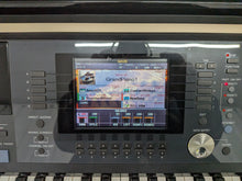 Load image into Gallery viewer, Yamaha Clavinova CVP-505PE digital piano arranger polished black stock number 25545
