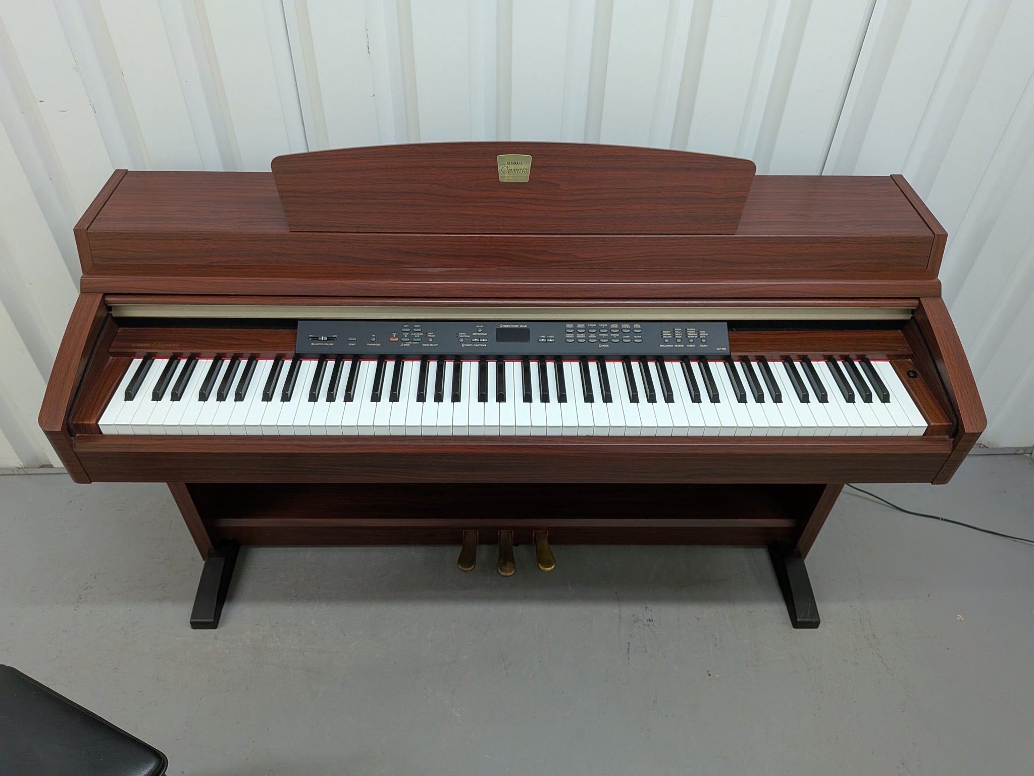 YAMAHA Clavinova 　CLP230 Yamaha Clavinova CLP-230 digital piano and stool in mahogany stock