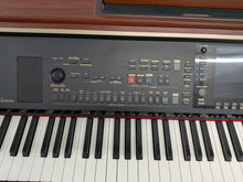 Load image into Gallery viewer, YAMAHA CLAVINOVA CVP-307 DIGITAL PIANO ARRANGER IN MAHOGANY STOCK #25542
