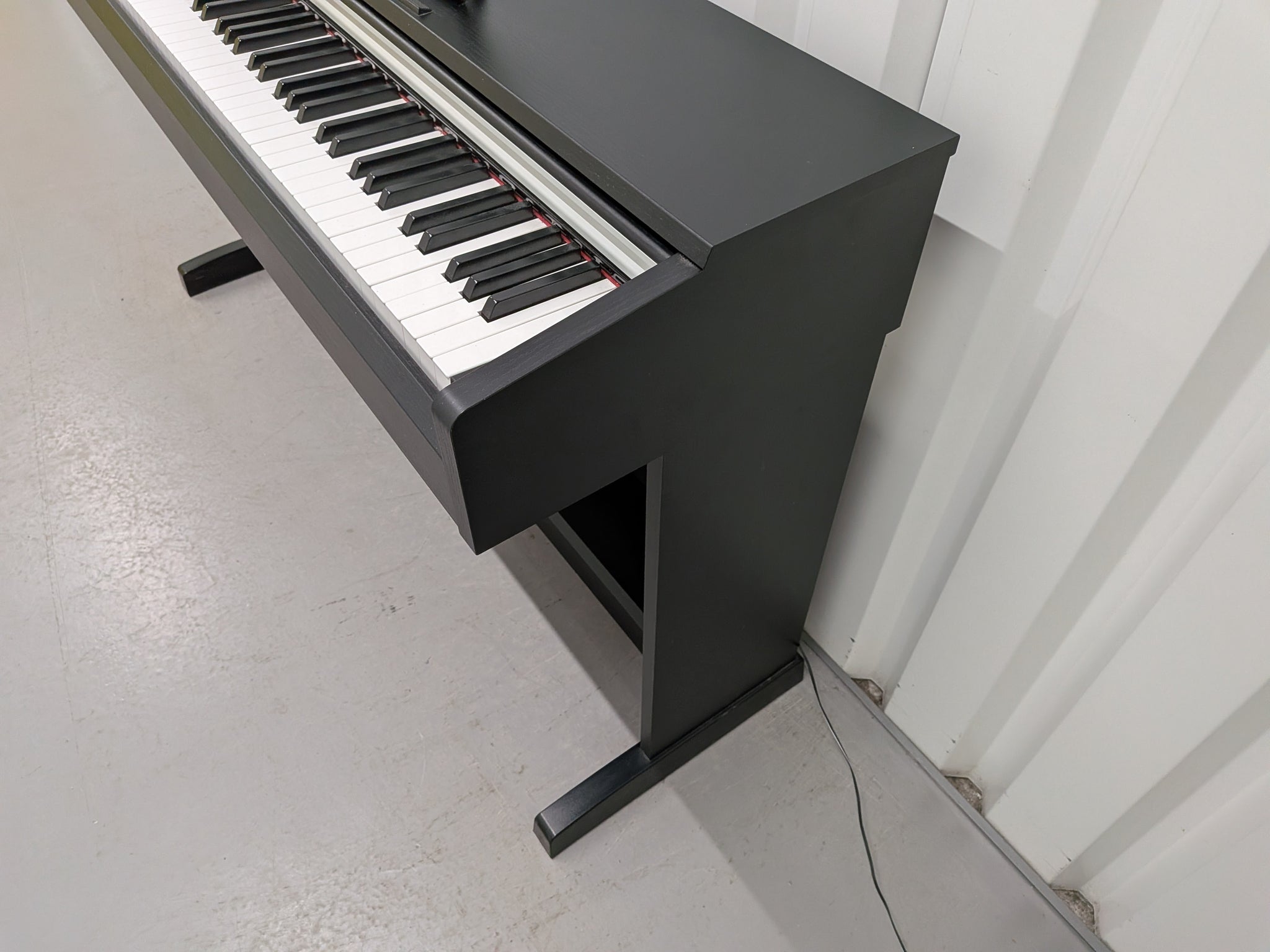 Yamaha Arius YDP-142 Digital Piano in satin black stock #25558