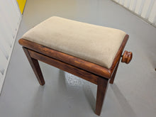 Load image into Gallery viewer, Yamaha Clavinova CLP-440 Digital Piano and stool in mahogany stock no 25552
