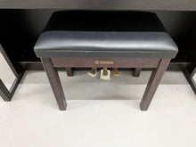 Load image into Gallery viewer, Yamaha Clavinova CLP-470 in dark rosewood with wooden keys action + stool #25575
